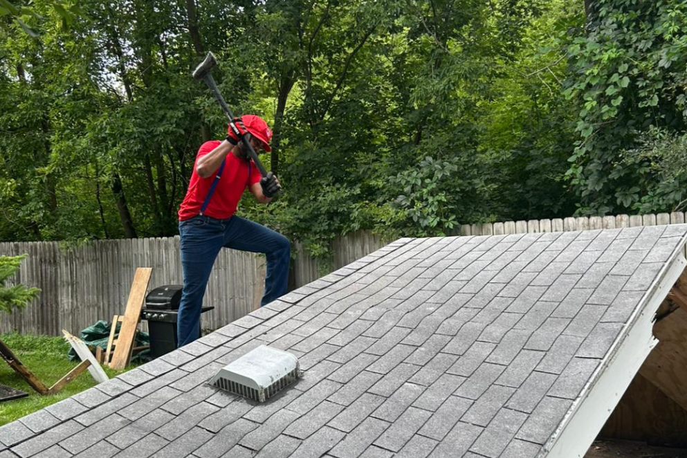 Top 5 Signs You Need a Junk Removal Service in the Chicago Area