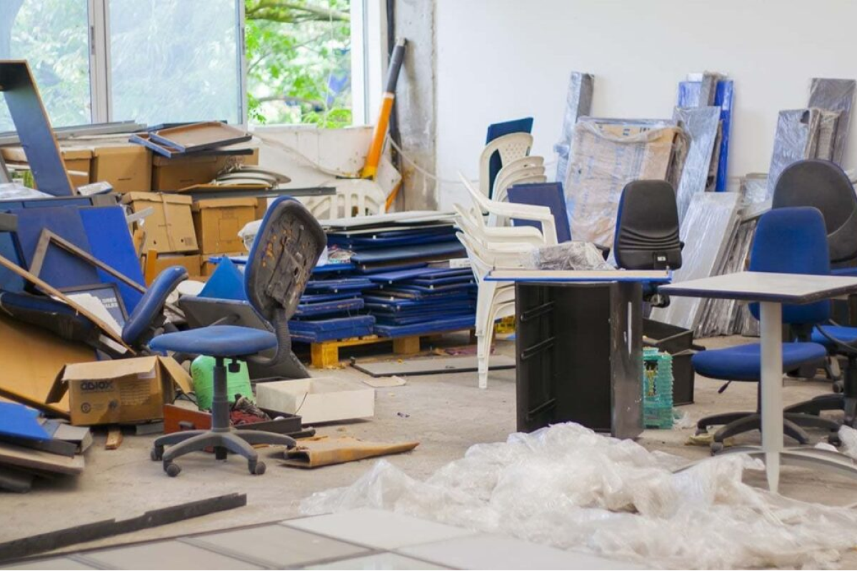 How Chicago Businesses Can Stay OSHA-Compliant During Commercial Cleanouts