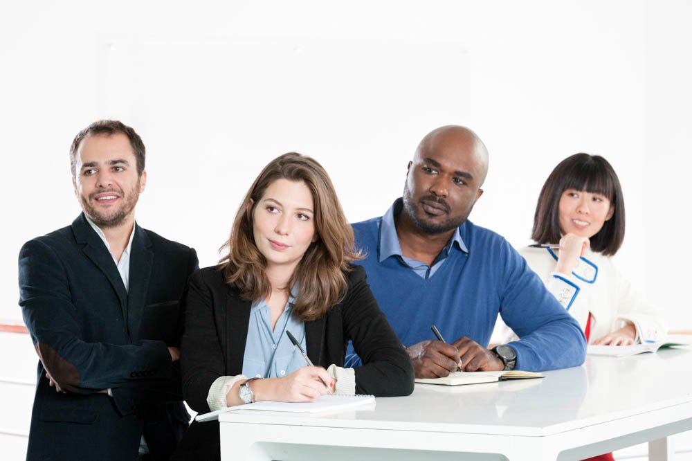 09-photo-equipe-diversite-entreprise-reunion-corporate-communication-issy-les-moulineaux.jpg