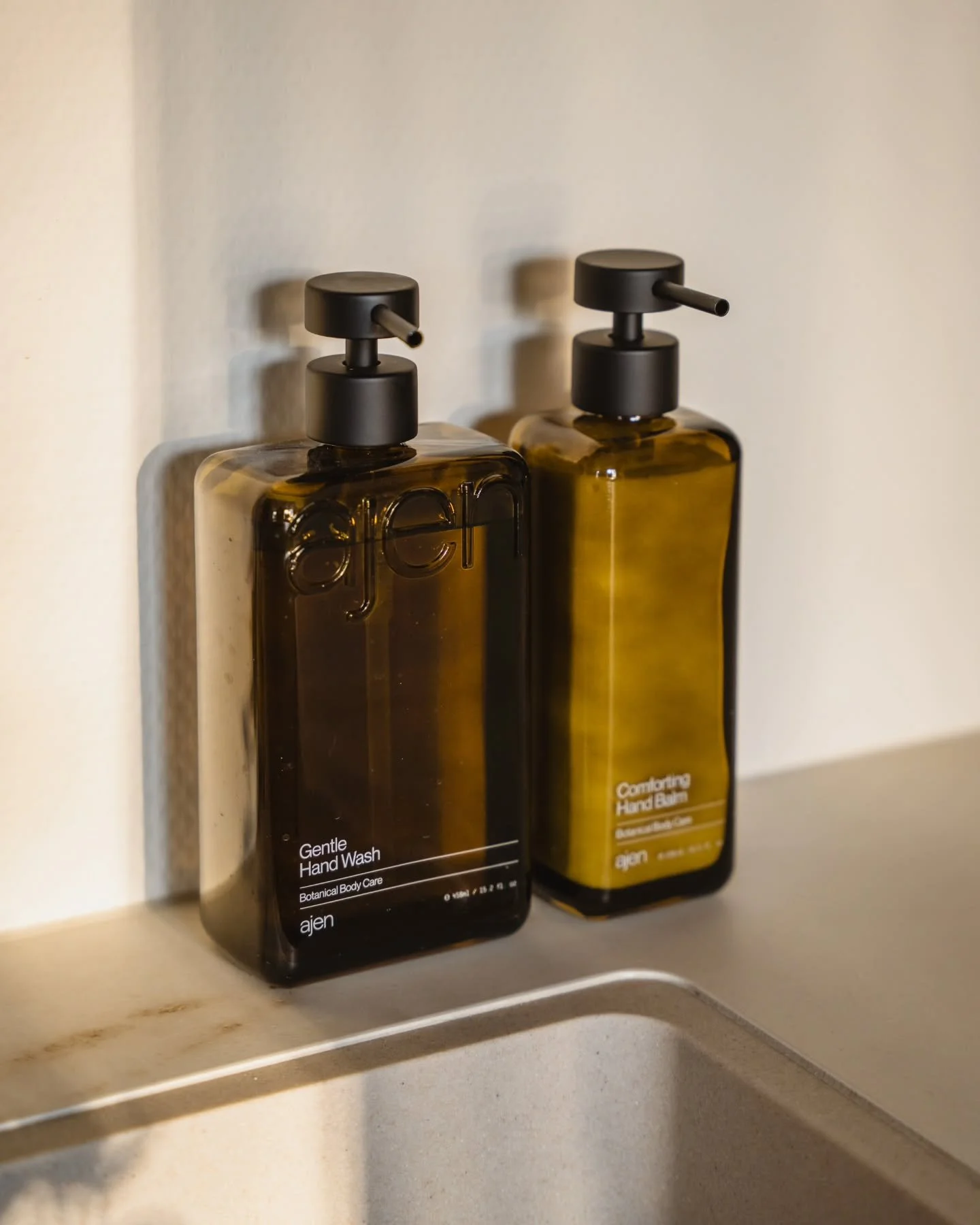 Soms zit luxe in de kleinste details ✨

Bij Nola vind je de fijne bodycare van @ajen.care Een Nederlands merk dat bekend staat om pure, verzorgende producten met zachte, natuurlijke geuren.

Zin om het zelf te ervaren? Boek je verblijf via de link in