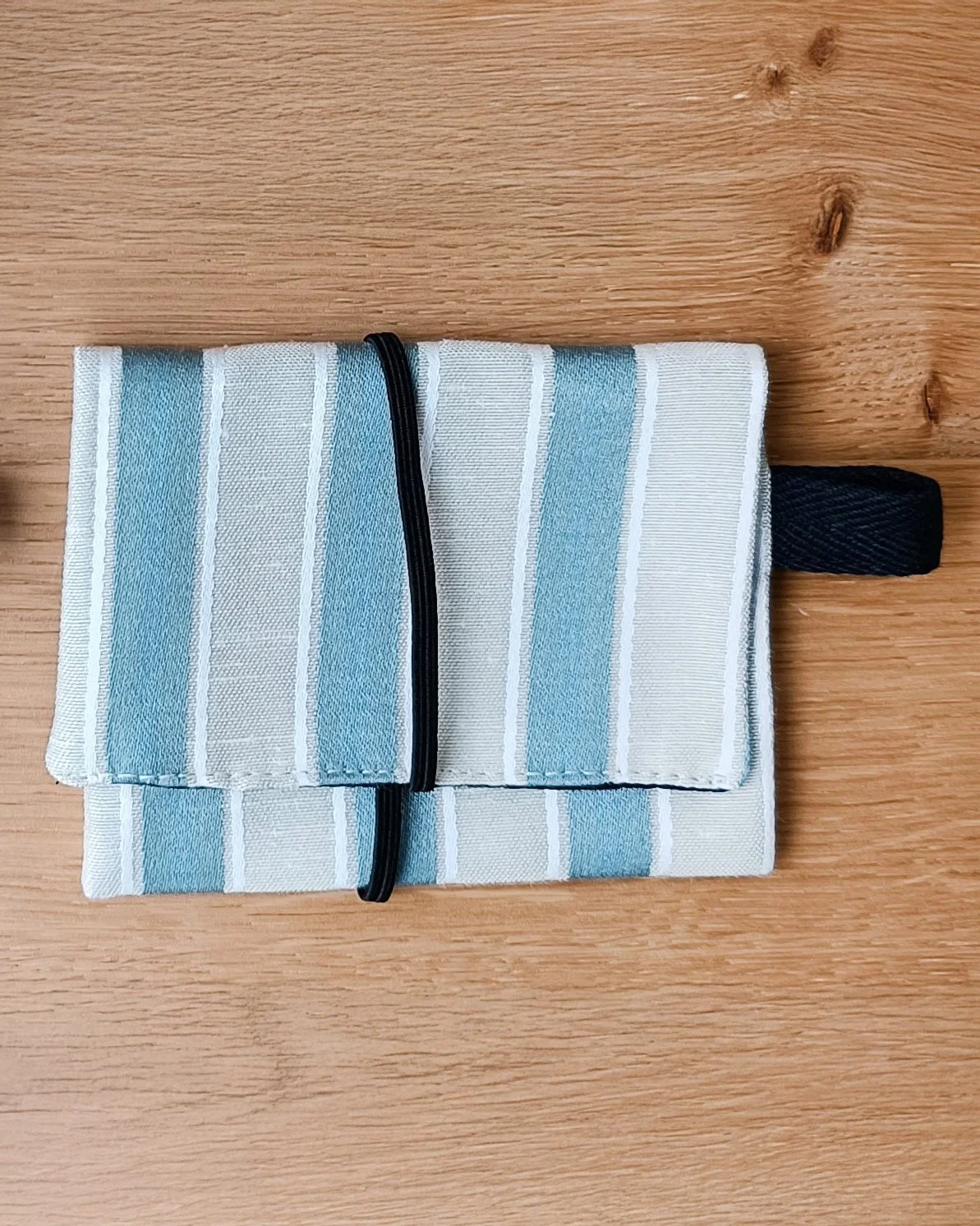 Utensilientaschen-Mini-unikat-blau-natur-streifen_hoch.jpg