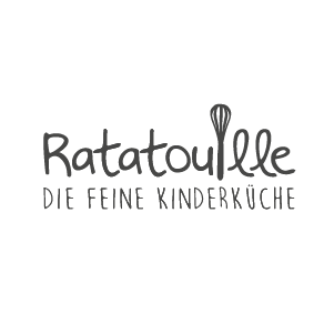 Logo der Kindercuisine 'Ratatouille', mit einem stilisierten Tomaten, Lauch und Kochutensilien