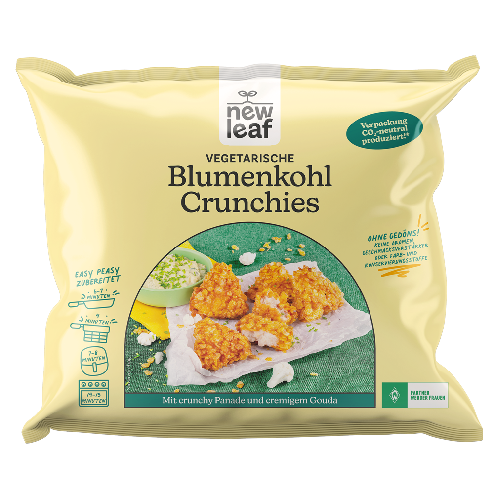 Vegetarische Blumenkohl Crunchies in einer Verpackung. Verpackung mit Abbildungen der zubereiteten Blumenkohlstücke und Dip. Text auf der Verpackung in Deutsch.