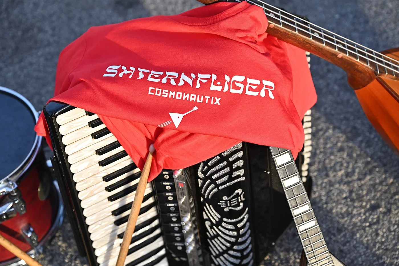 SHTERNFLIGER BUNDLE (2 Shirts + Patch)