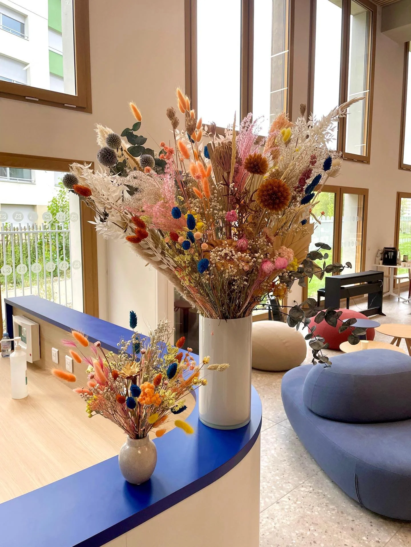 💐FLEURIR VOS ENTREPRISES 🌾🌻

Abonnement bouquets frais ou compositions sur-mesure en fleurs s&eacute;ch&eacute;es n&rsquo;h&eacute;sitez pas &agrave; nous contacter, on adore apporter LA touche florale qui apportera un peu de nature dans vos locau