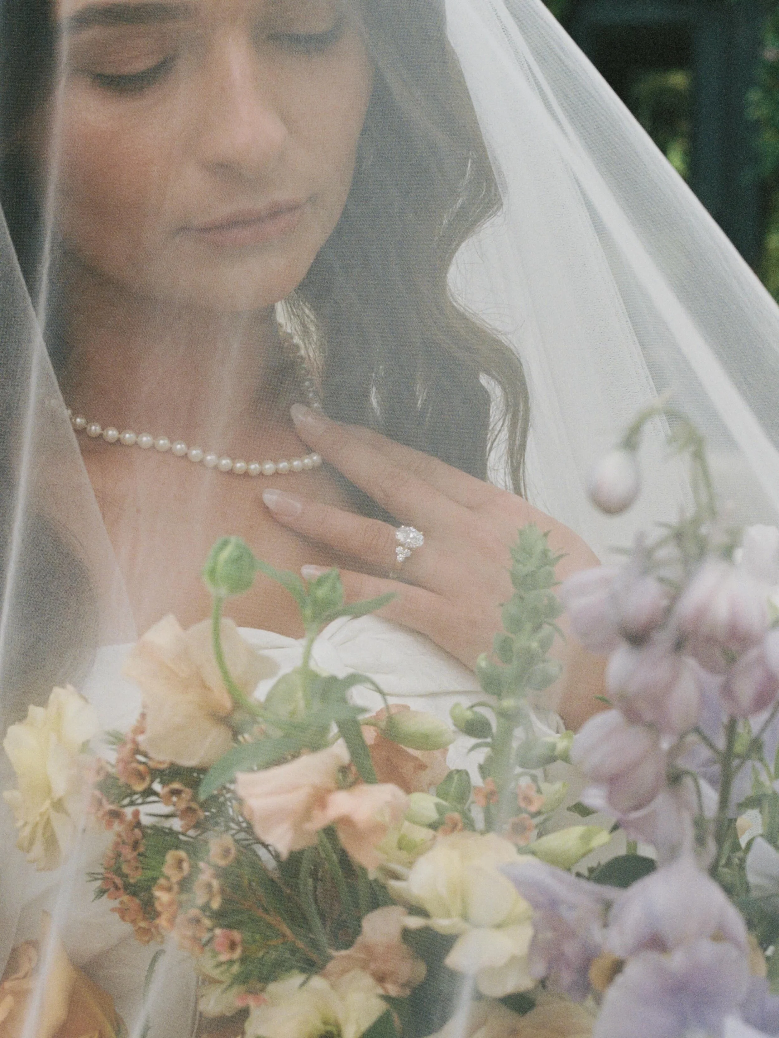 Cheyenne + Talon&rsquo;s gorgeous wedding day in California!! Couldn&rsquo;t love this couple or this weekend more!!
film + digital 

venue: @pageofarms 
photographer: @soleadaphotos 
2nd shooter @fotografed_ 
videographer: @mediabymeriah 
florals: @