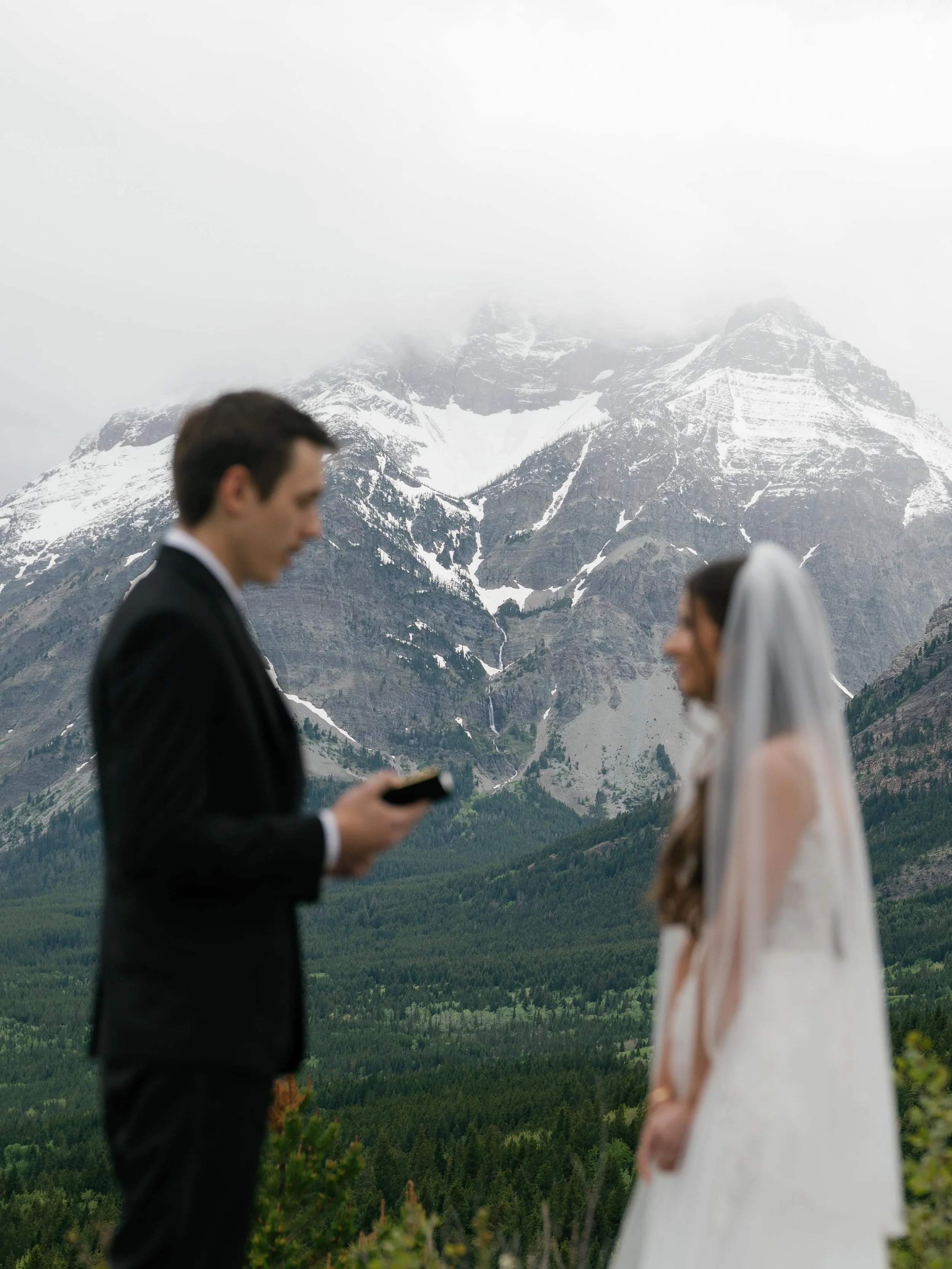 First elopement of the year had me teary-eyed all day long. Ellee + Brandt have the sweetest kindest hearts and I was so happy to get a front row seat to their forever!