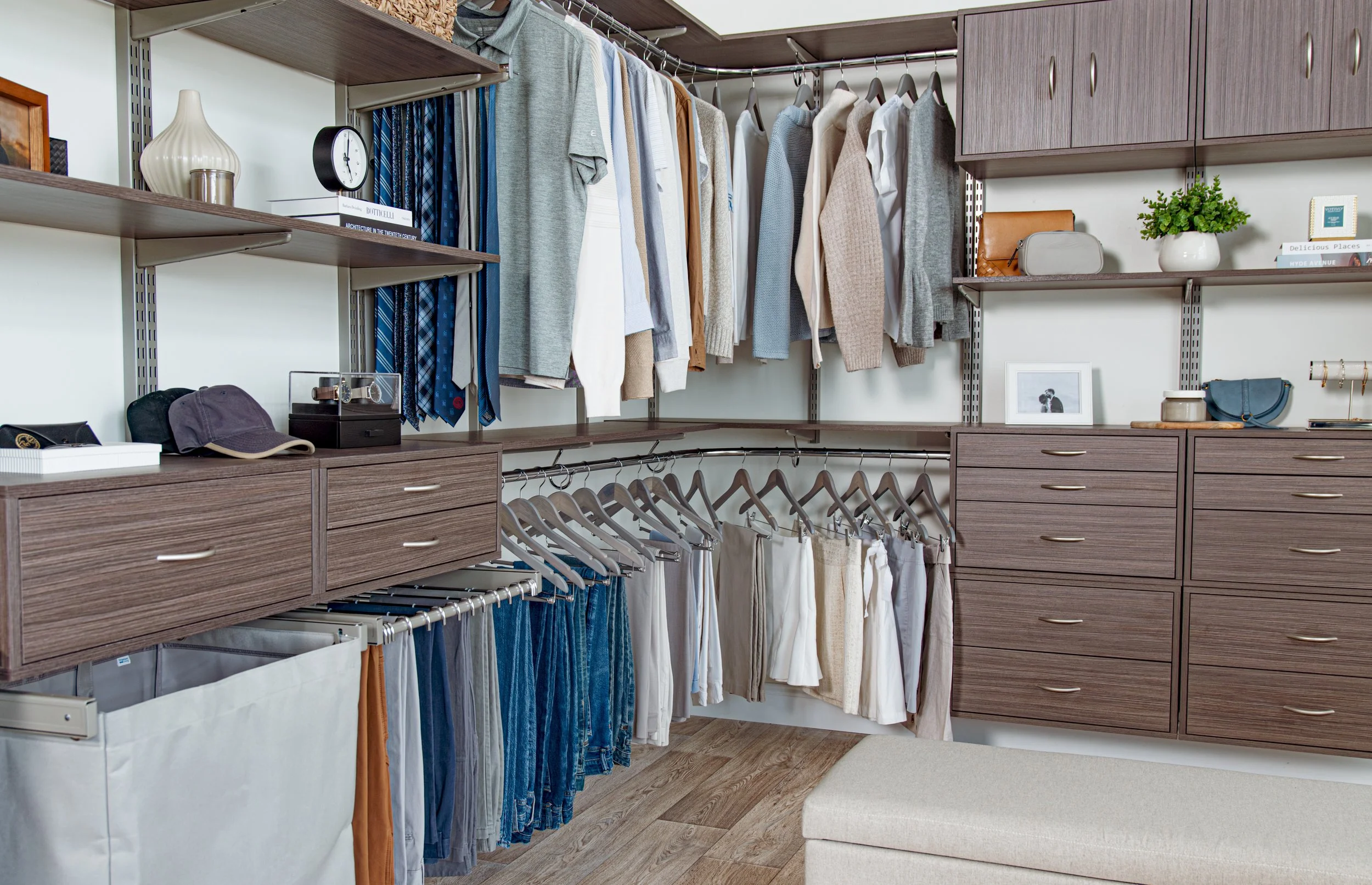 curved corner hanging rods for uninterrupted movement