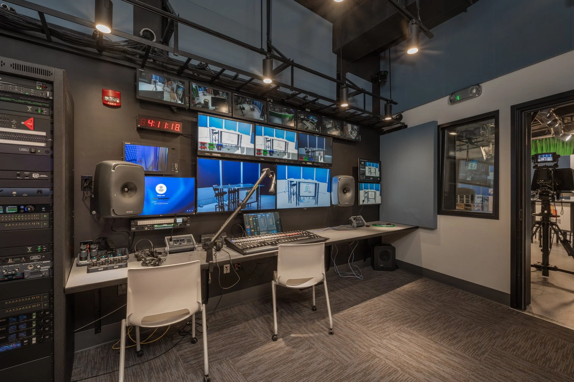 4 tv studio 2.jpg