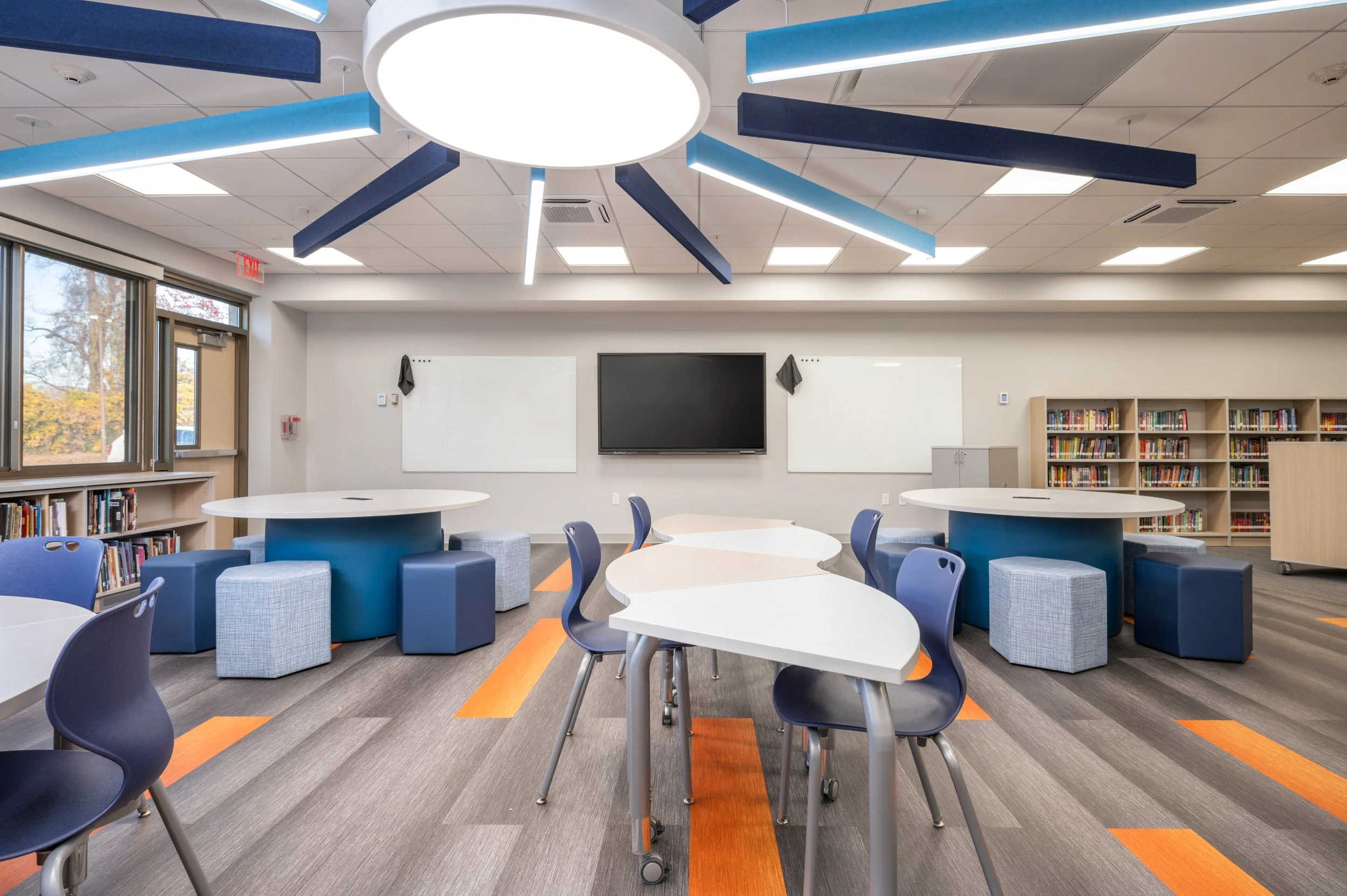 elementary school library media center 5.jpg