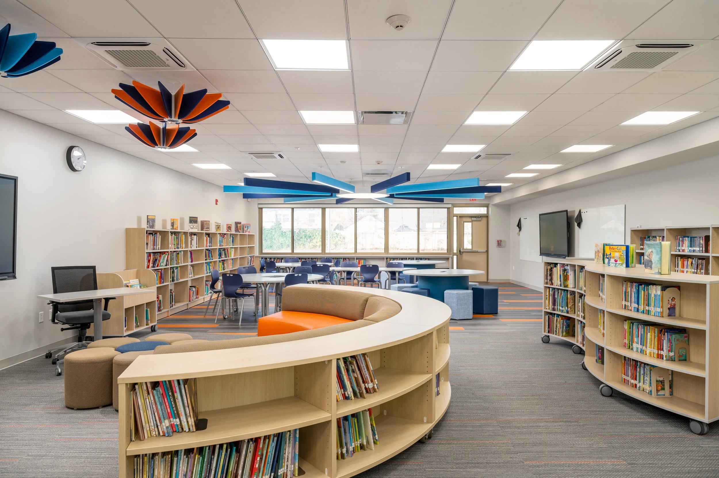 elementary school library media center 6.jpg