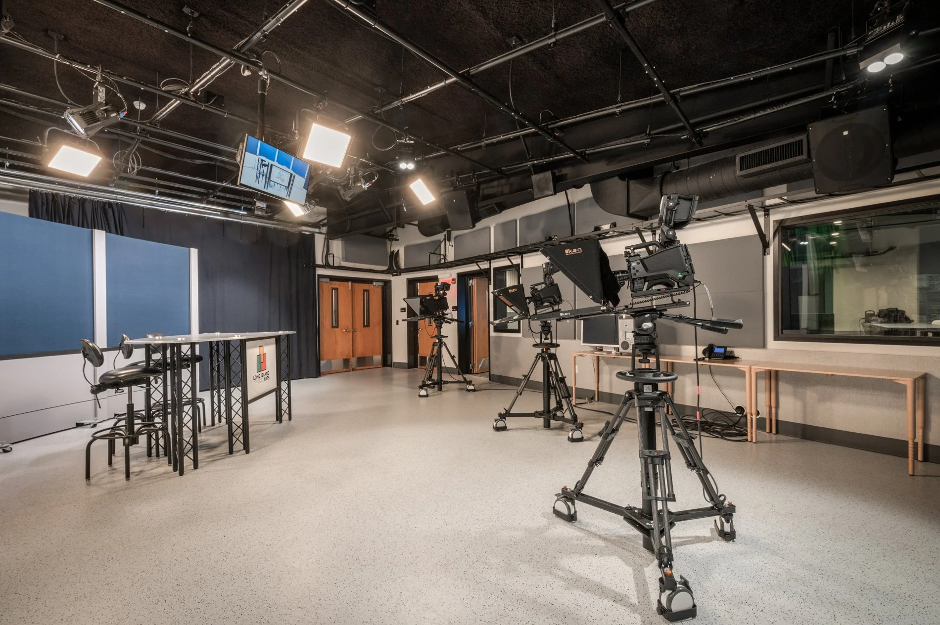 3 tv studio 4.jpg