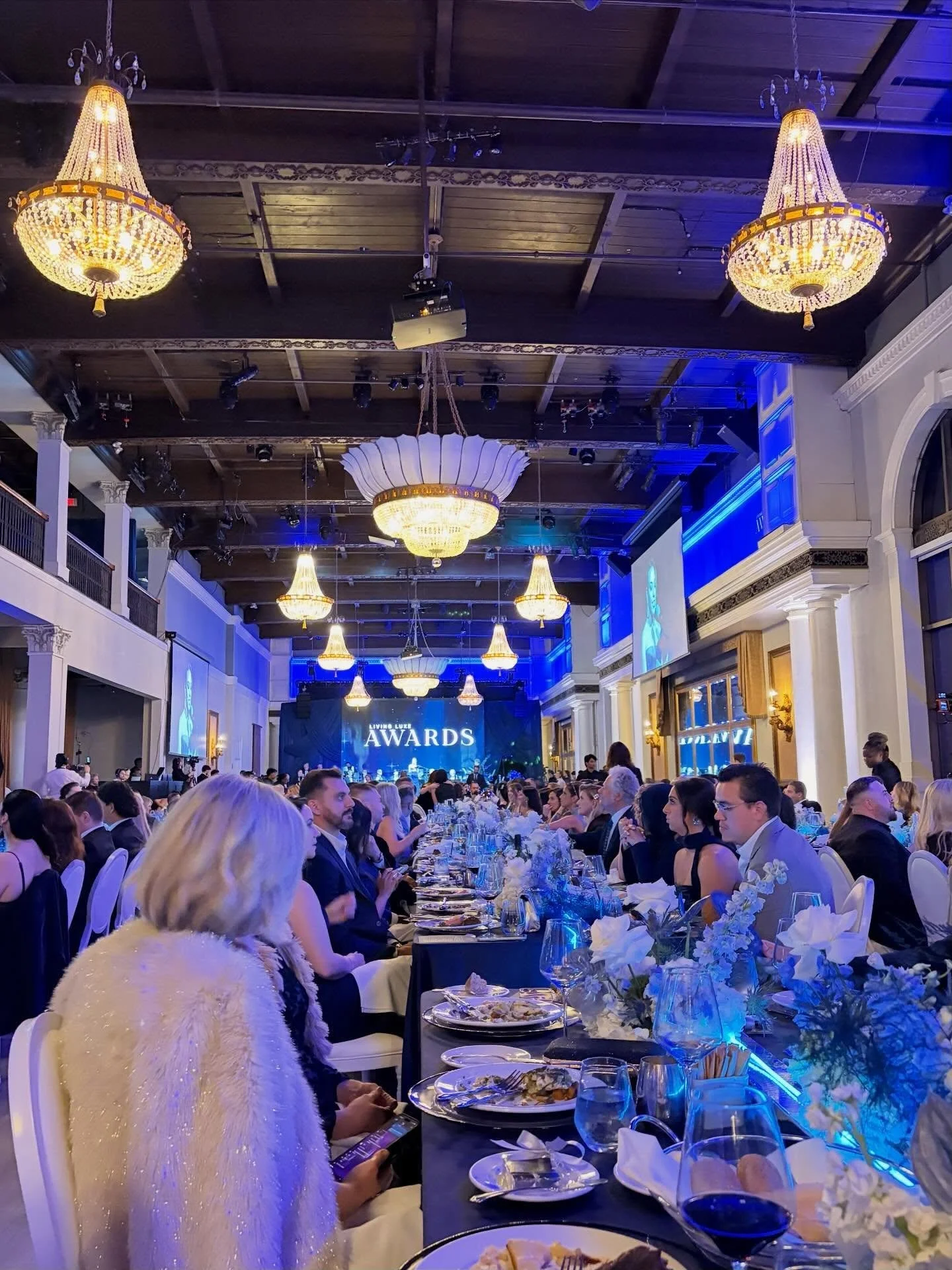 Living Luxe Awards Night ✨

Big energy, bold talent, unforgettable moments. Congrats to all the winners and nominees! This city knows how to show up. 
Honoured to be in a room with the best of the best 🖤