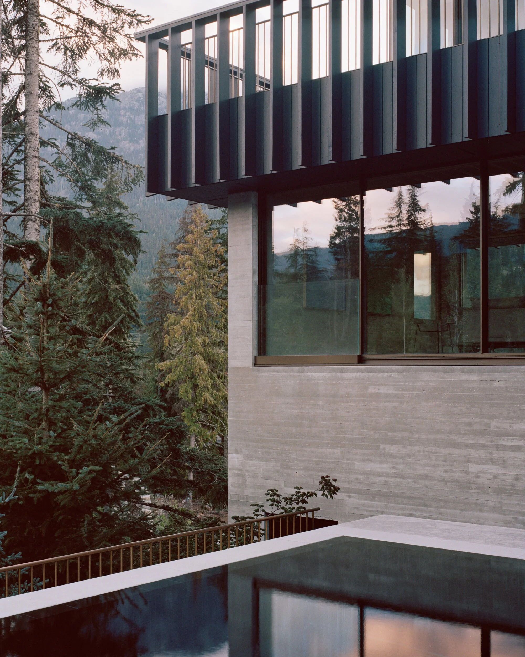 GSA_056_Main-House-west-corner-detail_RG.jpg