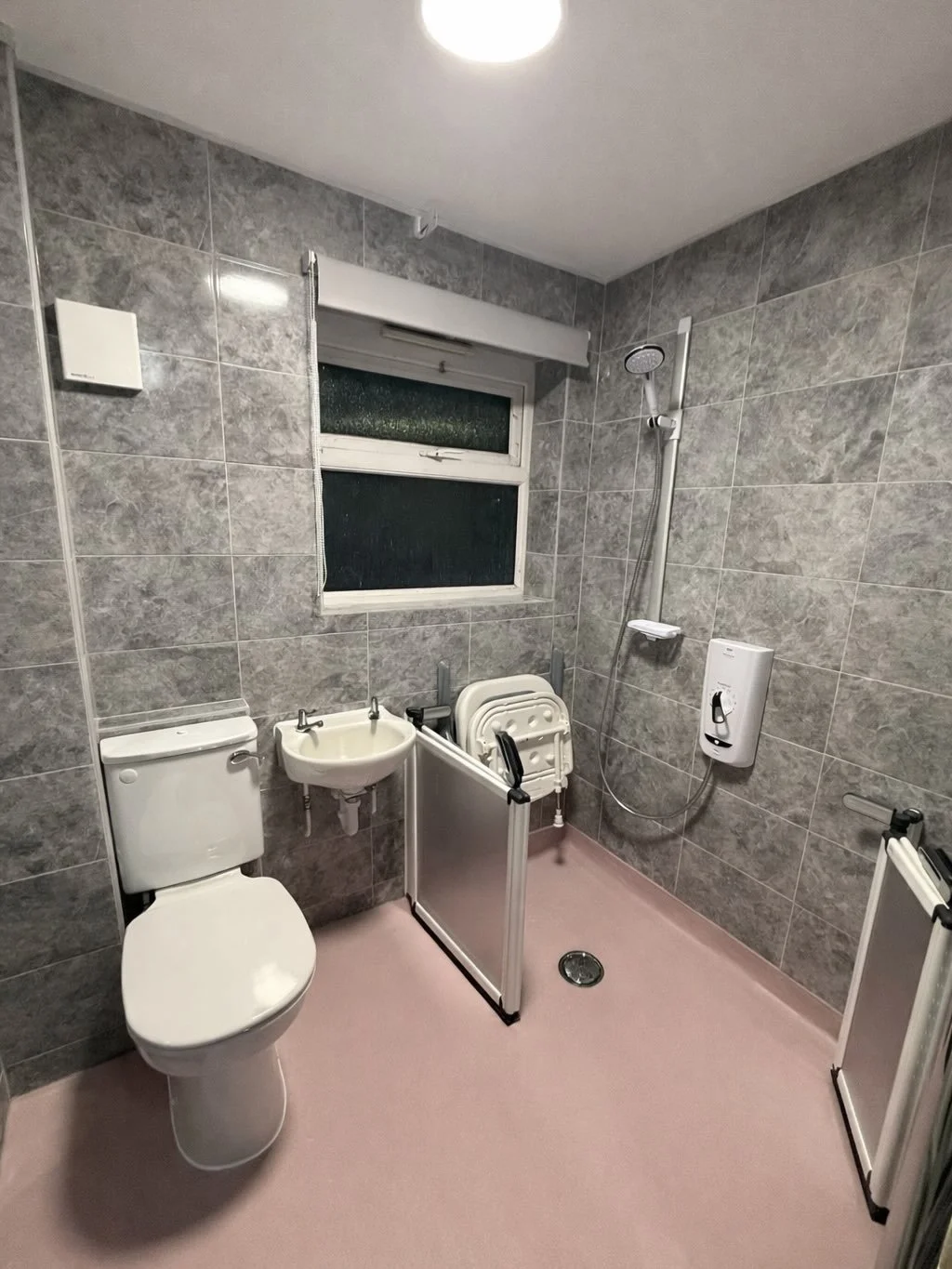 Bathroom Adaptation. 

Here we have a recent bathroom adaptation. This job was carried out to fulfill the needs of the customer. The customer can now enjoy her bathing facilities with no troubles at all. If this or any of our other works is within yo