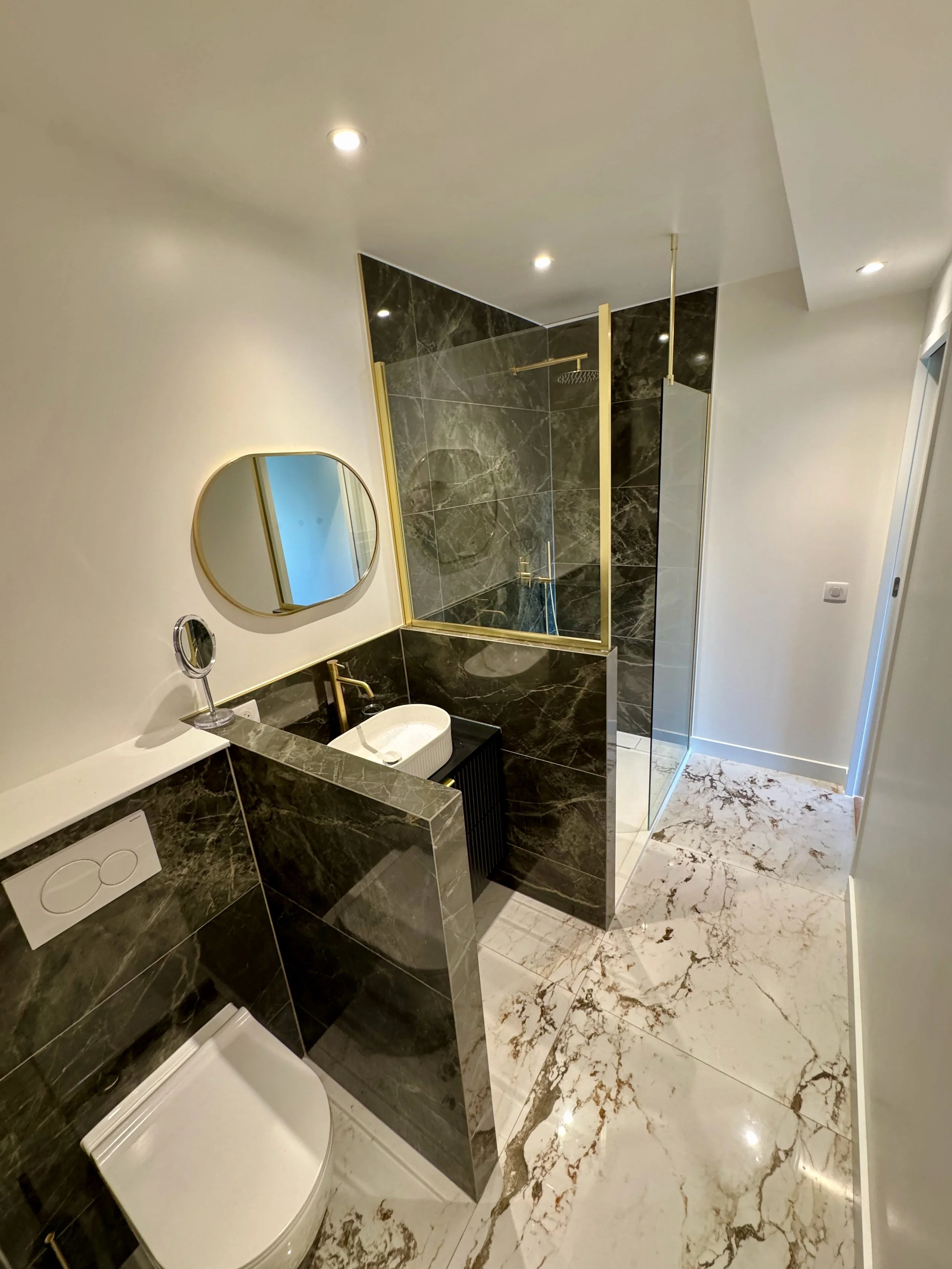 Salle de bain de la chambre Élio 