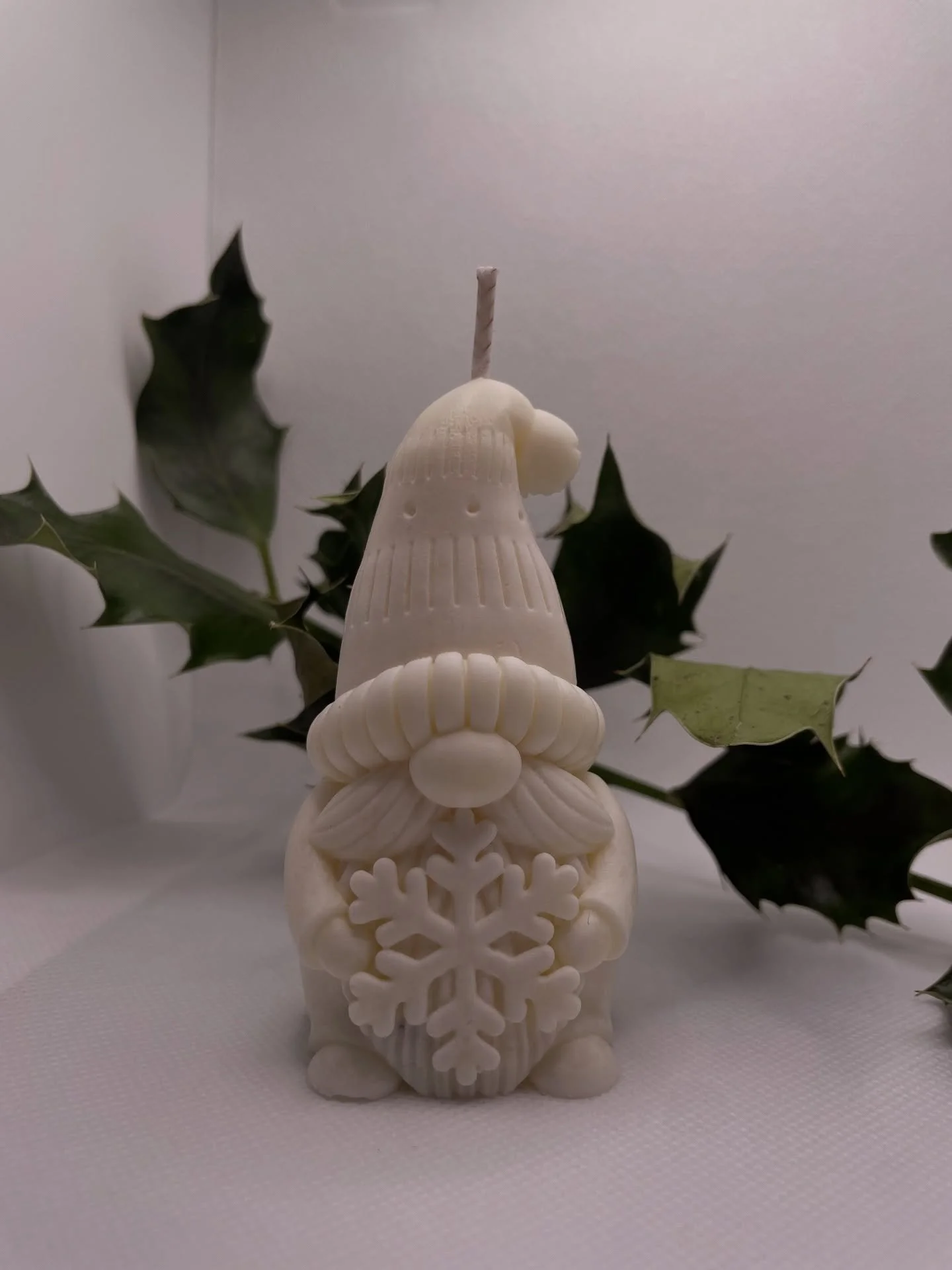 Christmas collection is almost ready to go LIVE THIS WEEKEND! Keep an eye out for your favourites! New Christmas scent of Forest Fresh Pine from Nikura 🎄🤍✨ #candles #waxmelts #smallbusiness #christmas