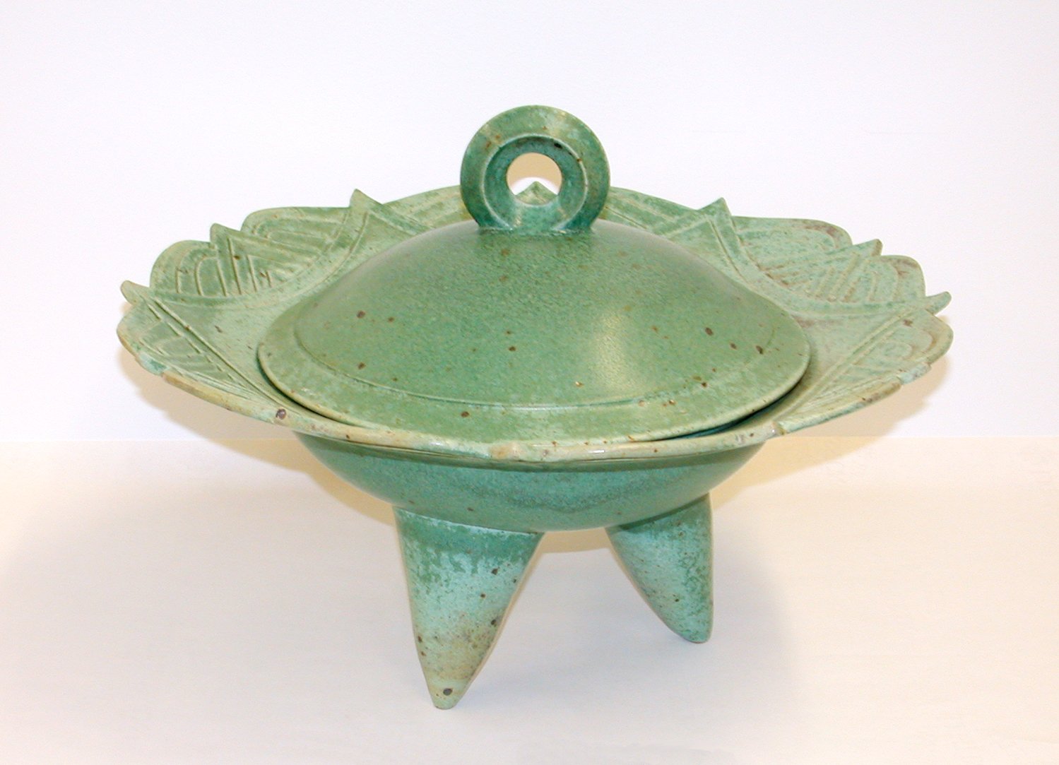 Steve Loucks and Lynette Hesser; Carved Casserole; 1991.018.00; Museum purchase with funds provided by Calvin and Donna Sugg