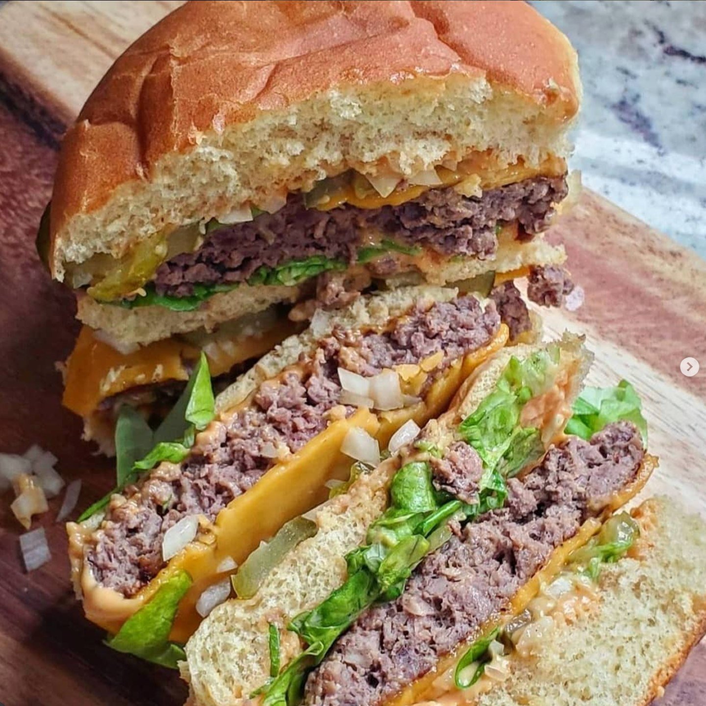 Ok, people! Things just got real! On today's menu...vegan #BigMac with #ImpossibleBurger and homemade dairy-free special sauce!
#veganfood #vegetarianfood #vegan #vegetarian #lifeontheveg #plantbased #nodairy #crueltyfree #foodie #cooking #foodporn