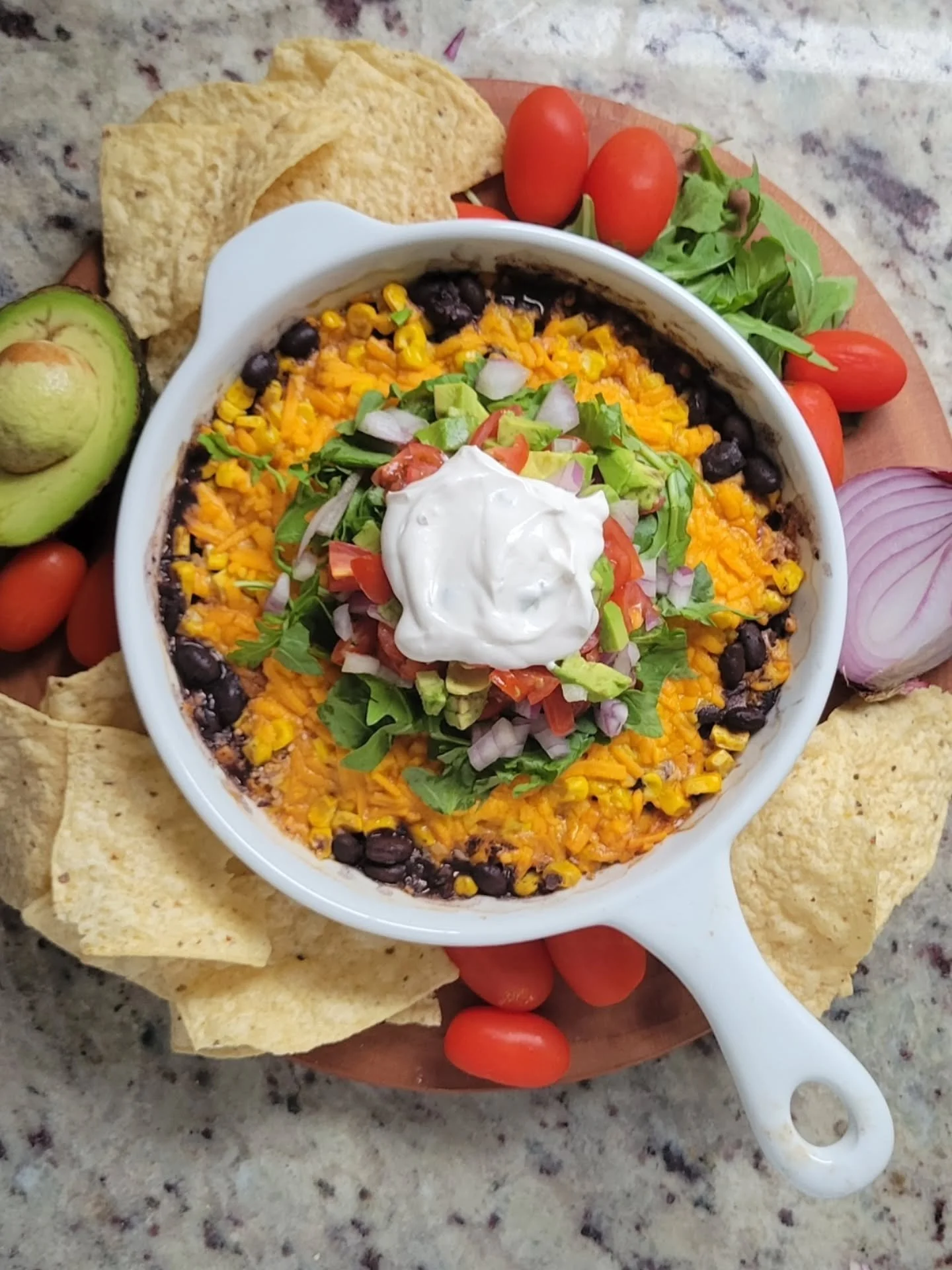 Kicking off college football season tonight with a game-day staple in this house, black bean dip! Who are you cheering for this season!? (WAR DAMN EAGLE!) 🏈🧡💙