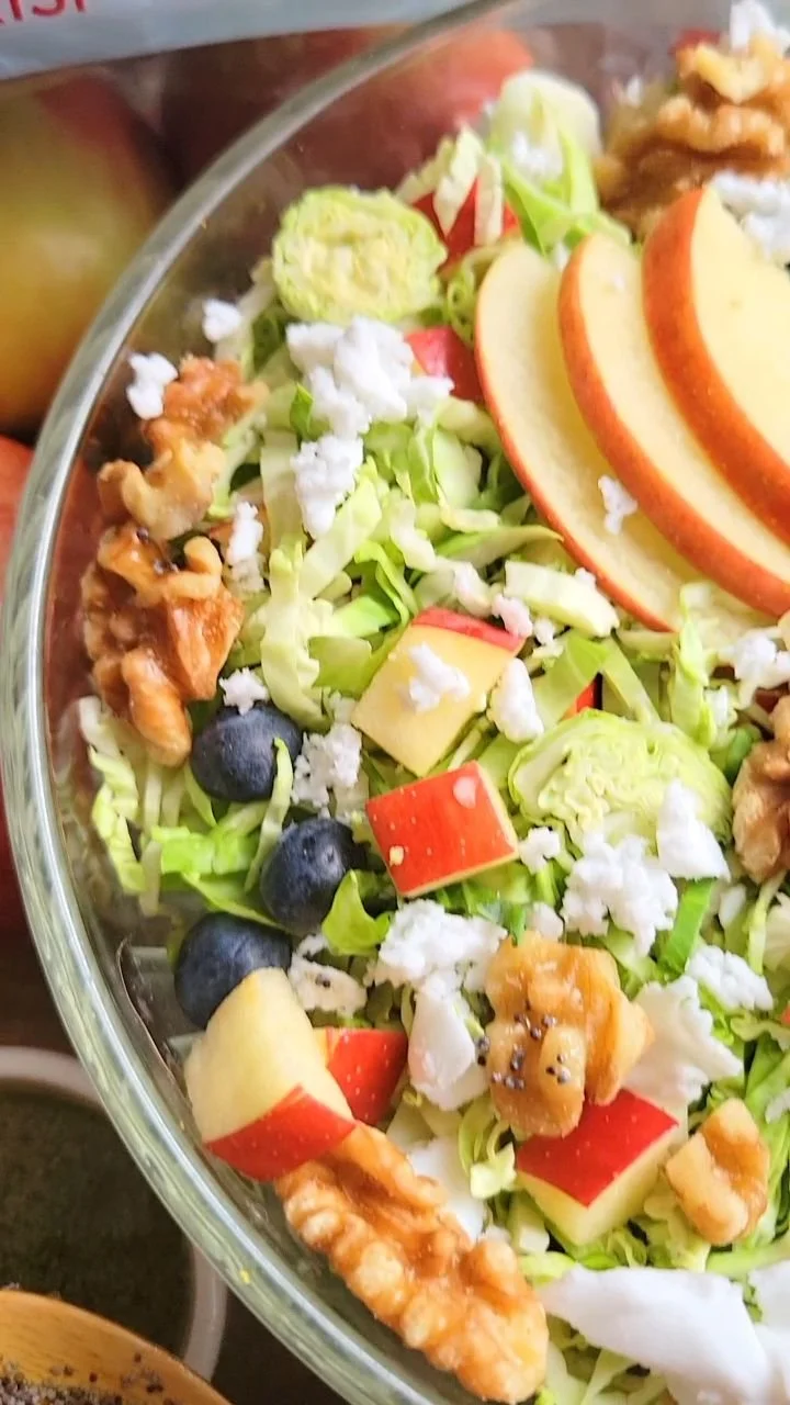 It's officially September, and that means apple season for this girl. This late-summer apple salad with blueberries and walnuts is the perfect transition from summer to fall! New recipe live on the blog! Link in bio!