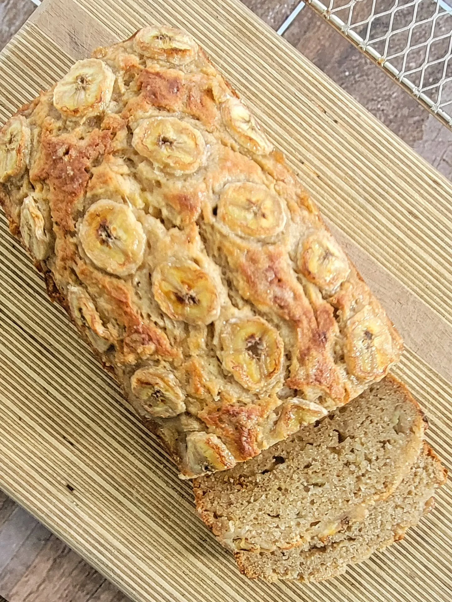 When you have insomnia and decide to bake at 2 AM instead of sleep like a normal human...you get yummy breakfast the next day! Typically, I'm not a big fan of banana bread, but the version with peanut butter definitely hits all the right spots!