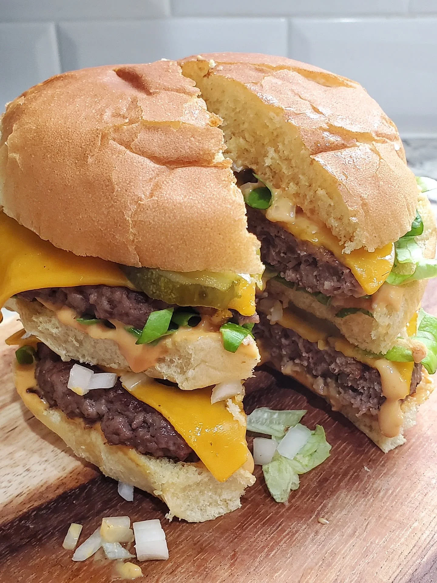 I'd put this up against any Big Mac any day of the week!
#BigMoc #ImpossibleBurger #FromScratch