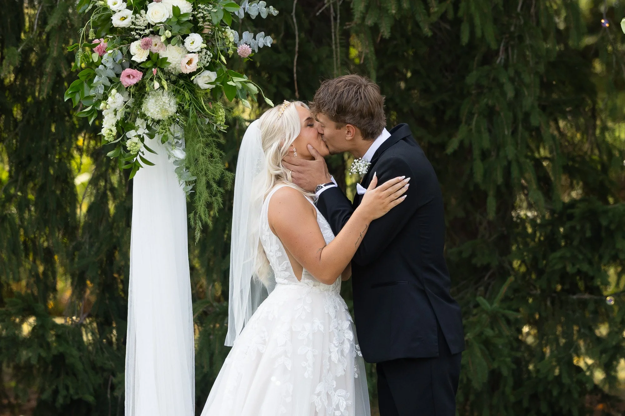 Antonia Giroux Photography-Weddings