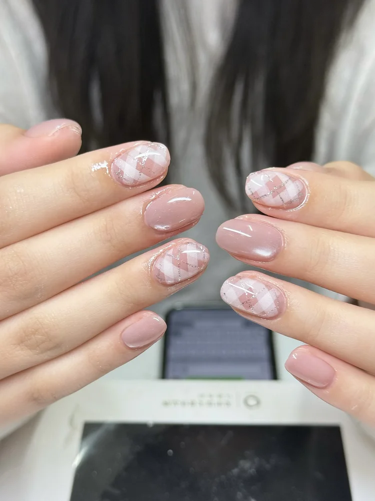 Iris nail art at Serene Nail Club NYC: Light pink with white and silver plaid