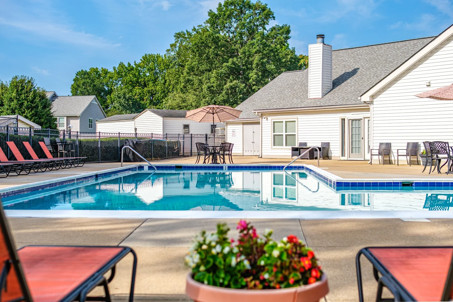 Apartment community pool and amenities photographed by Visual Destinations