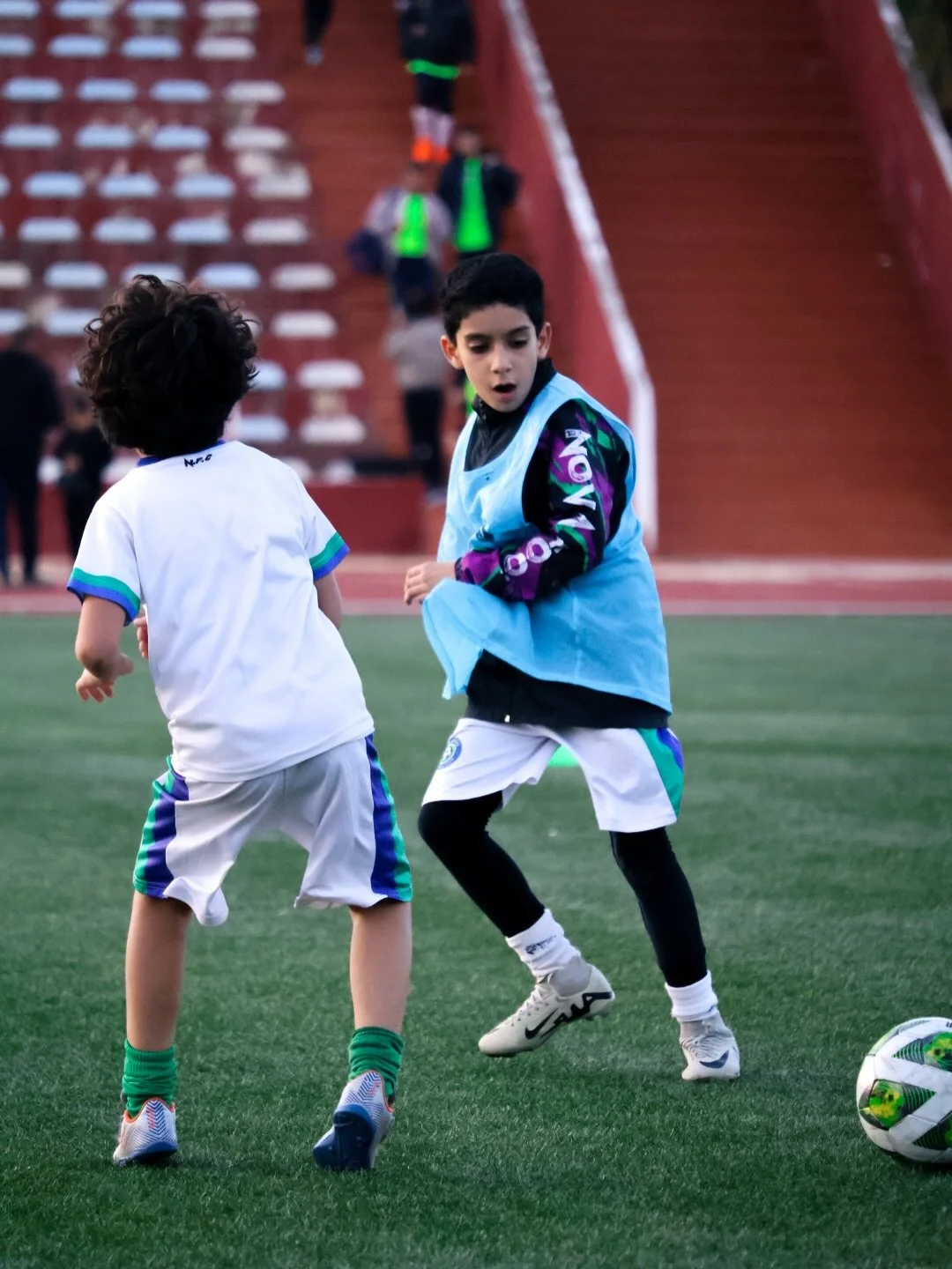 📢 Entra&icirc;nement &ndash; Vendredi 17/04⚽

🗓️ Date : vendredi 17 avril 2026

🕓 Heure : 16:00 pr&eacute;cises

👕 Tenue : Maillot blanc &ndash; &eacute;quipement complet obligatoire

👉 Tous les joueurs sont convoqu&eacute;s et attendus en plein