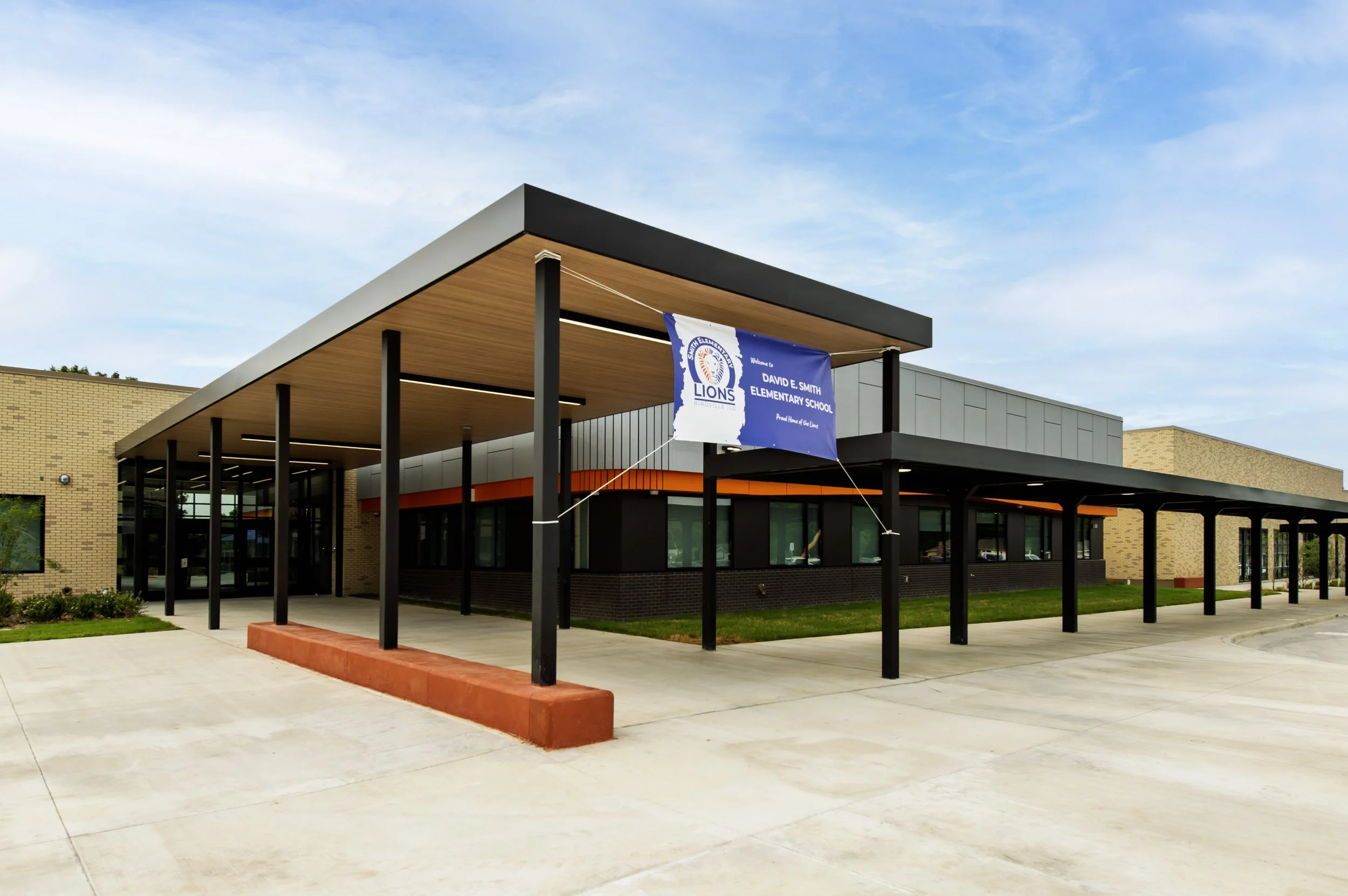 DE Smith Elementary - Lee Lewis