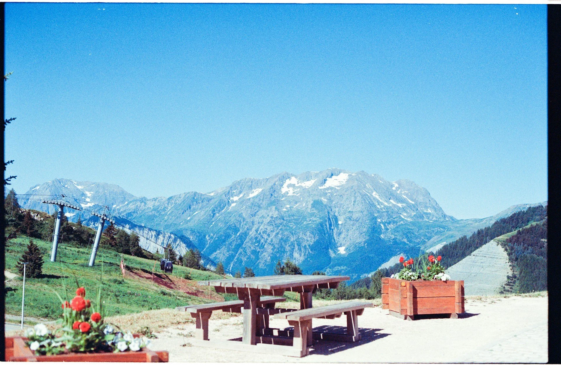 Mountain View Vacation Rentals Vs. Town Stays for Leaf Season