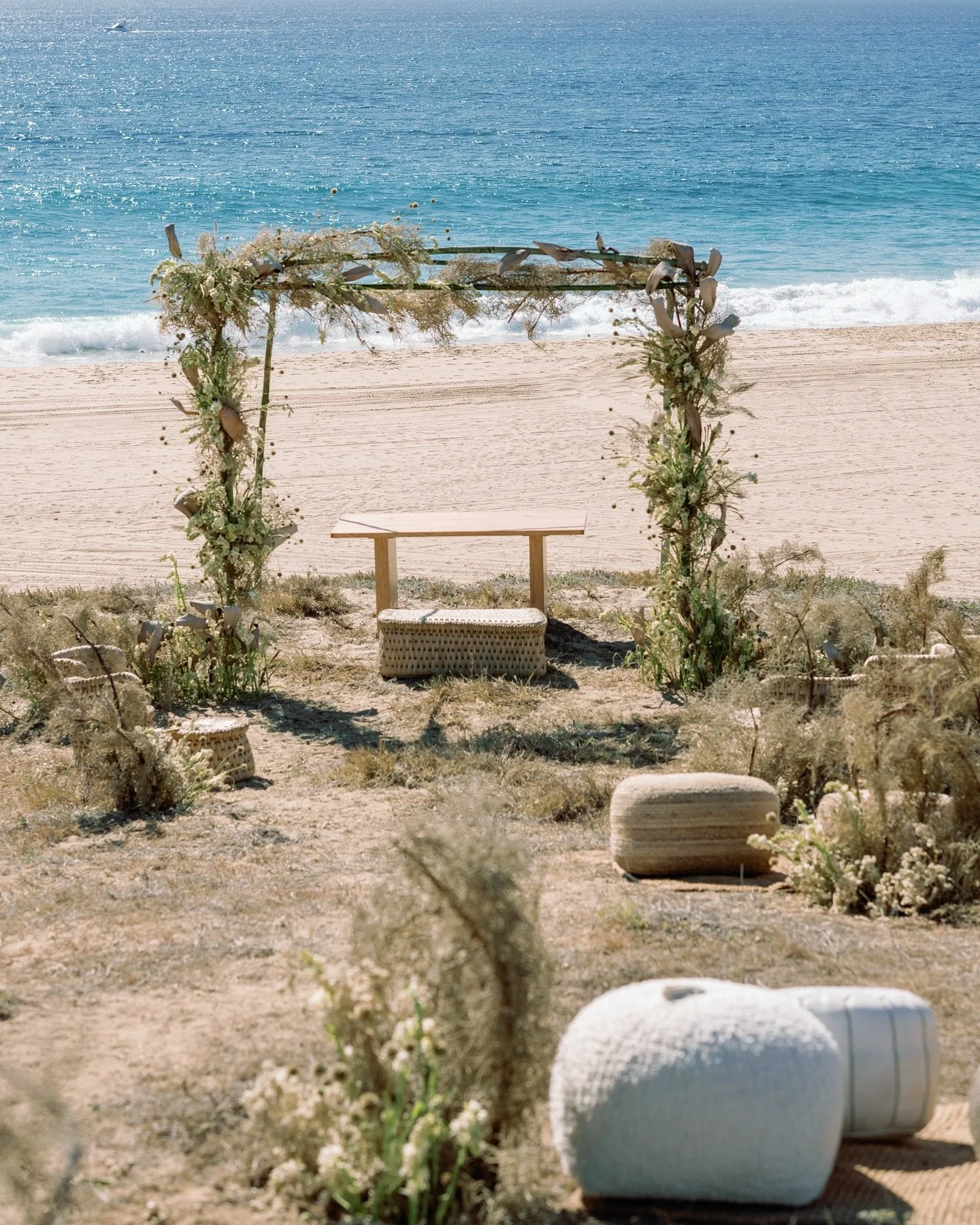 We let the Baja desert lead the design &mdash; neutral hues, raw textures, and the kind of quiet beauty that speaks volumes.

Planning and design: @pausmithevents
Photo: @dudettephotography
Rentals: @casasmith___