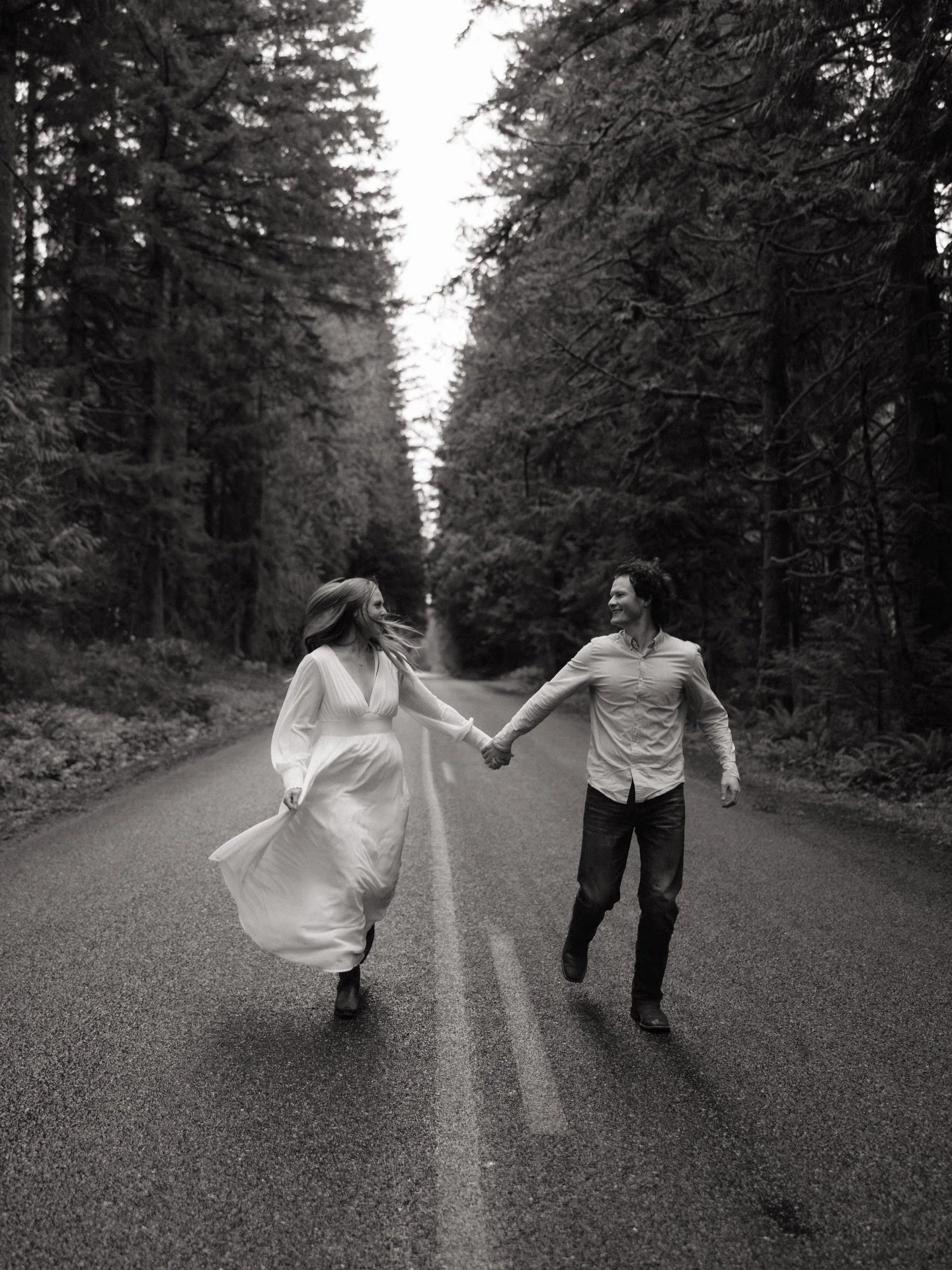 B+D&rsquo;s engagement session plus Nuqa 🥹&hearts;️ counting down the days until their wedding in the mountains this summer!!!

#montanaweddingphotographer #washingtonweddingphotographer #destinationweddingphotographer #weddingphotos #weddingphotogr