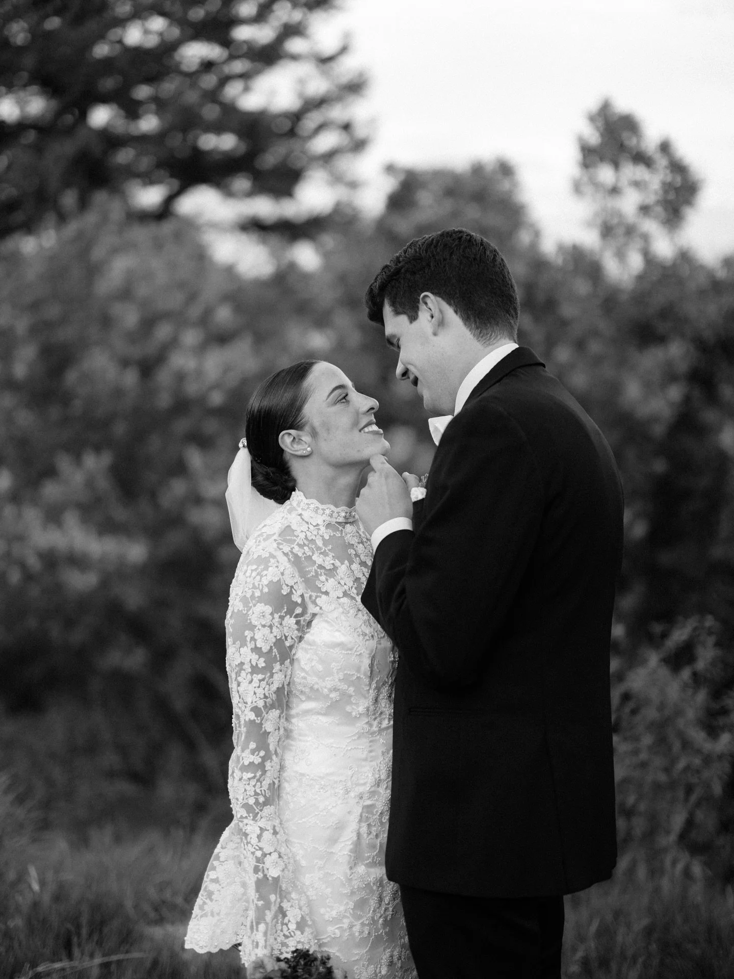 Thinking back on this perfect Montana May day second shooting for @bratliencreative ✨&hearts;️🥂

#montanaweddingphotographer #weddingphotography #destinationweddingphotographers #montanawedding