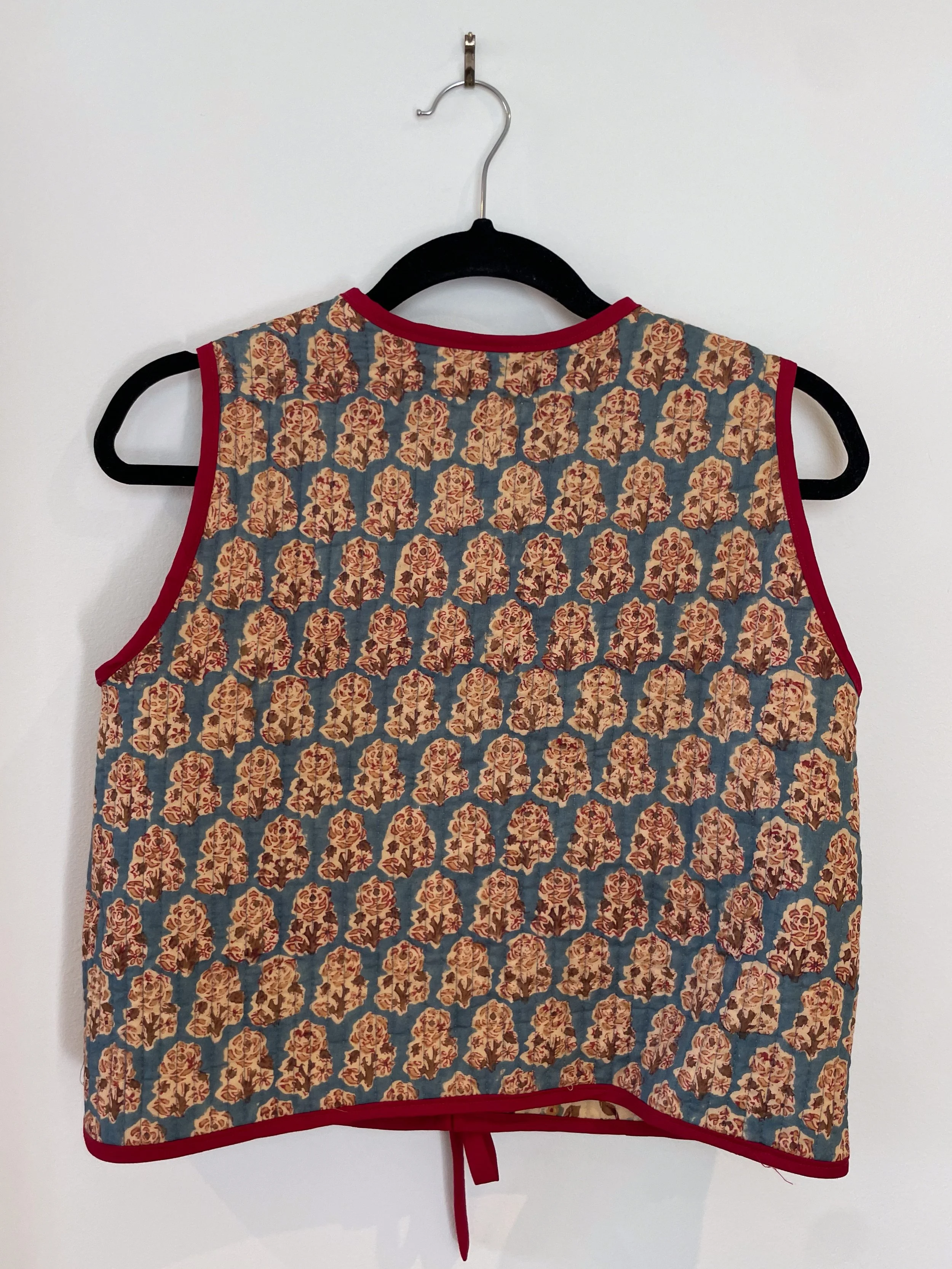 Back of reversible vest