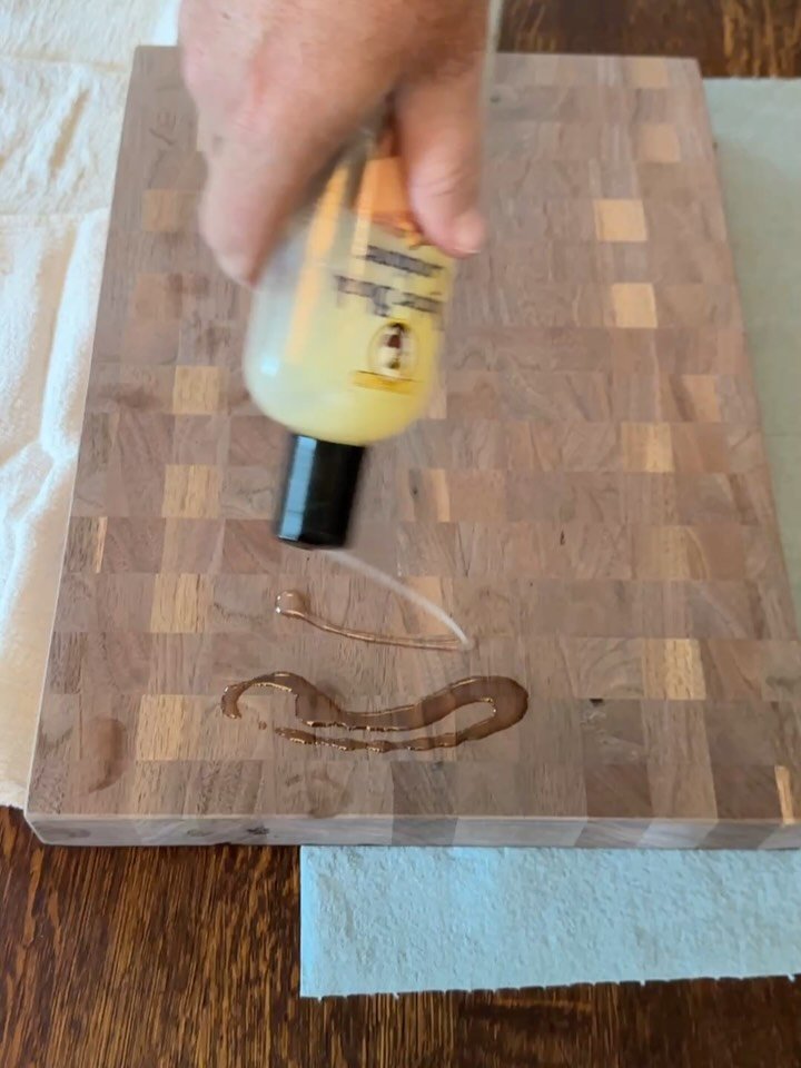 So satisfying. American Black Walnut cutting board with juice groove. The perfect gift for friends. 

DM with your custom woodworking projects.