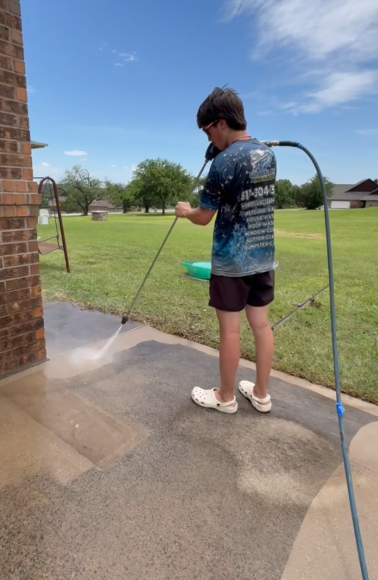 Best concrete pressure washing near me in Granbury TX