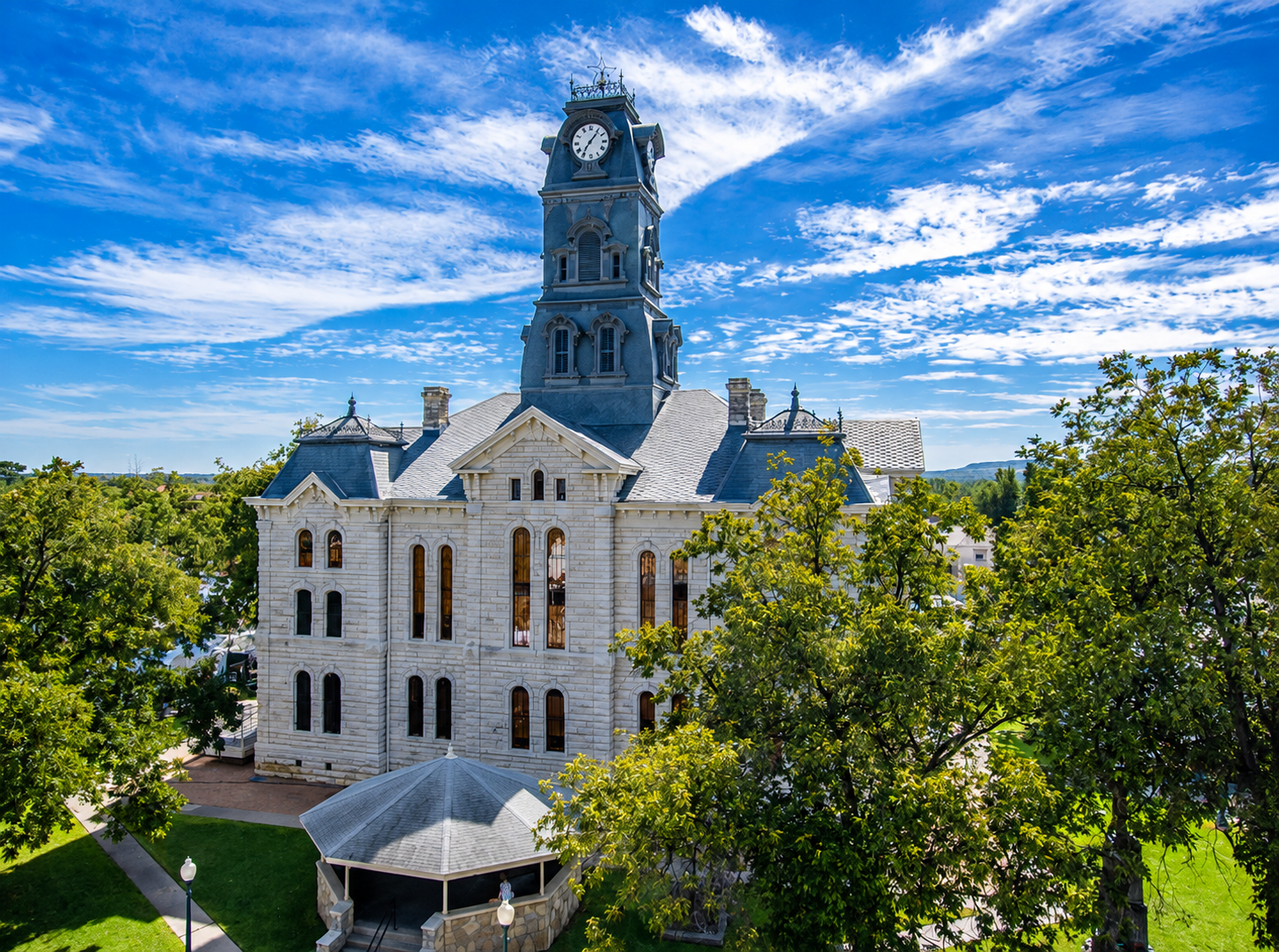 Local pressure washing company near me in Granbury TX