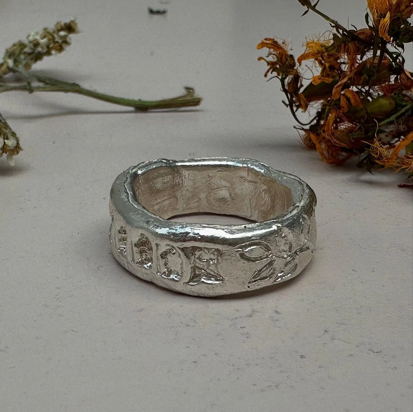 Foragers ring in recycled sterling silver.

#silver #jewelry #jewellery #jewelerrydesign #silversmith #silverjewellery #lostwax #lostwaxcasting #foragers #forage #forraging #hoard #hoardartefacts