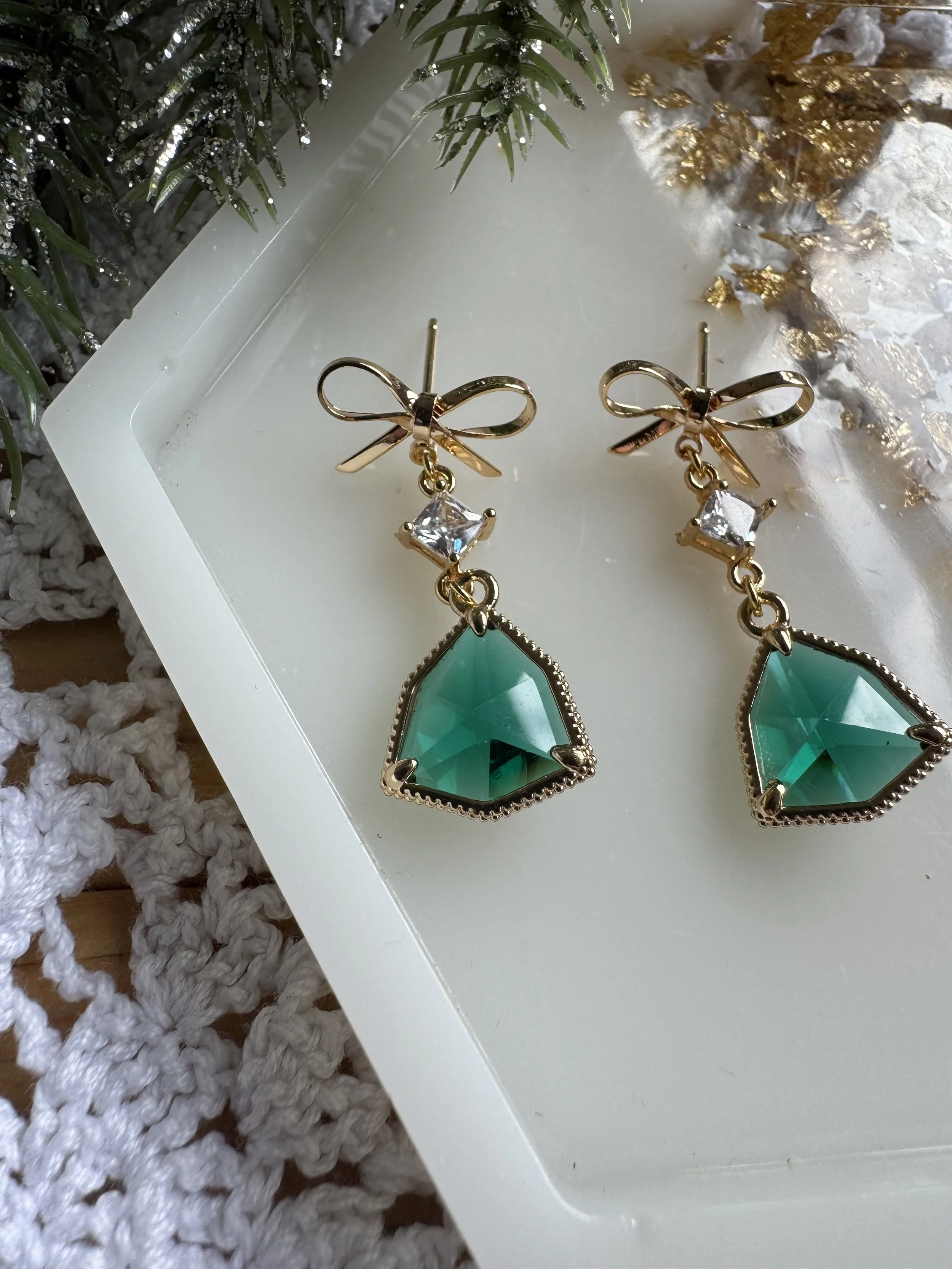 christmas emerald bow 4.jpeg