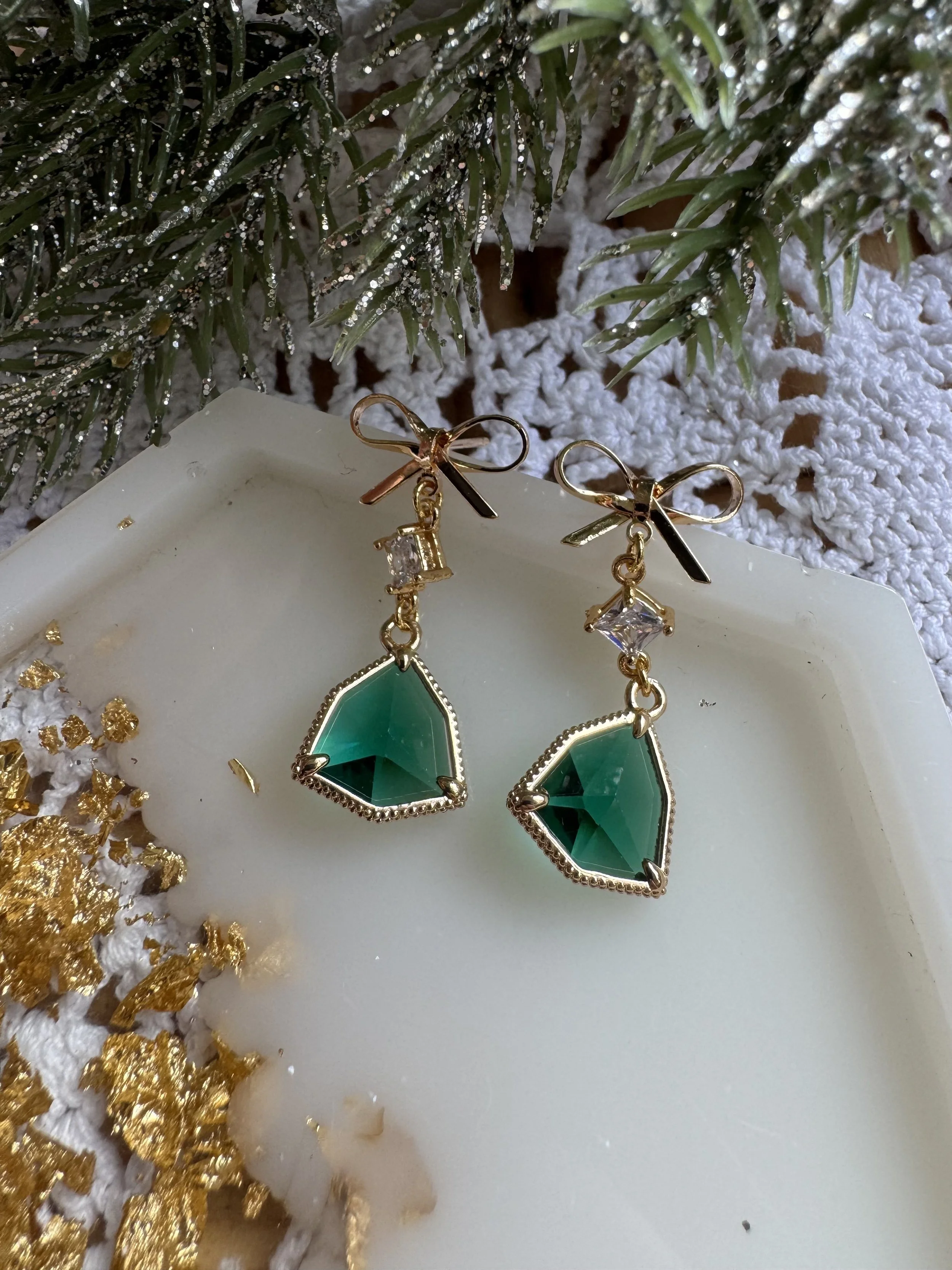 christmas emerald bow 3.jpeg