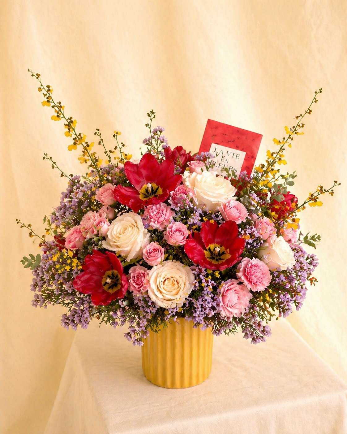 yellow-luxury-flower-arrangement-vase-phoenix-arizona-wonderbloomsazl.png