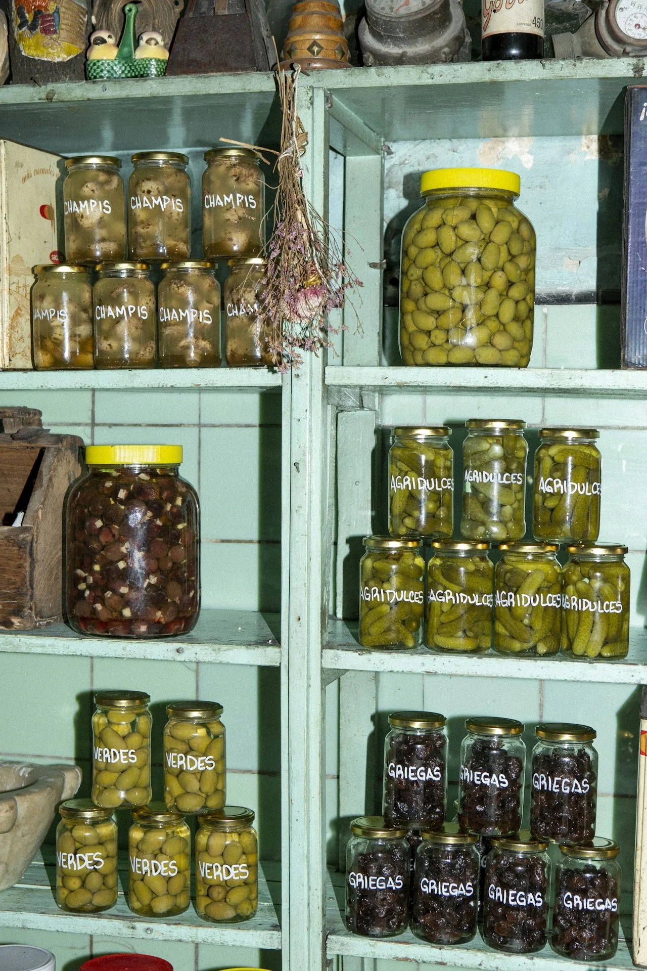 The Anti-Bloat Protocol: What to Eat (and Avoid)