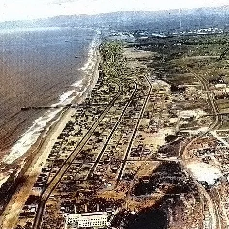 A true #throwbackthursday of #HermosaBeach. You can see the railway that passed through town, now it's the #Greenbelt!