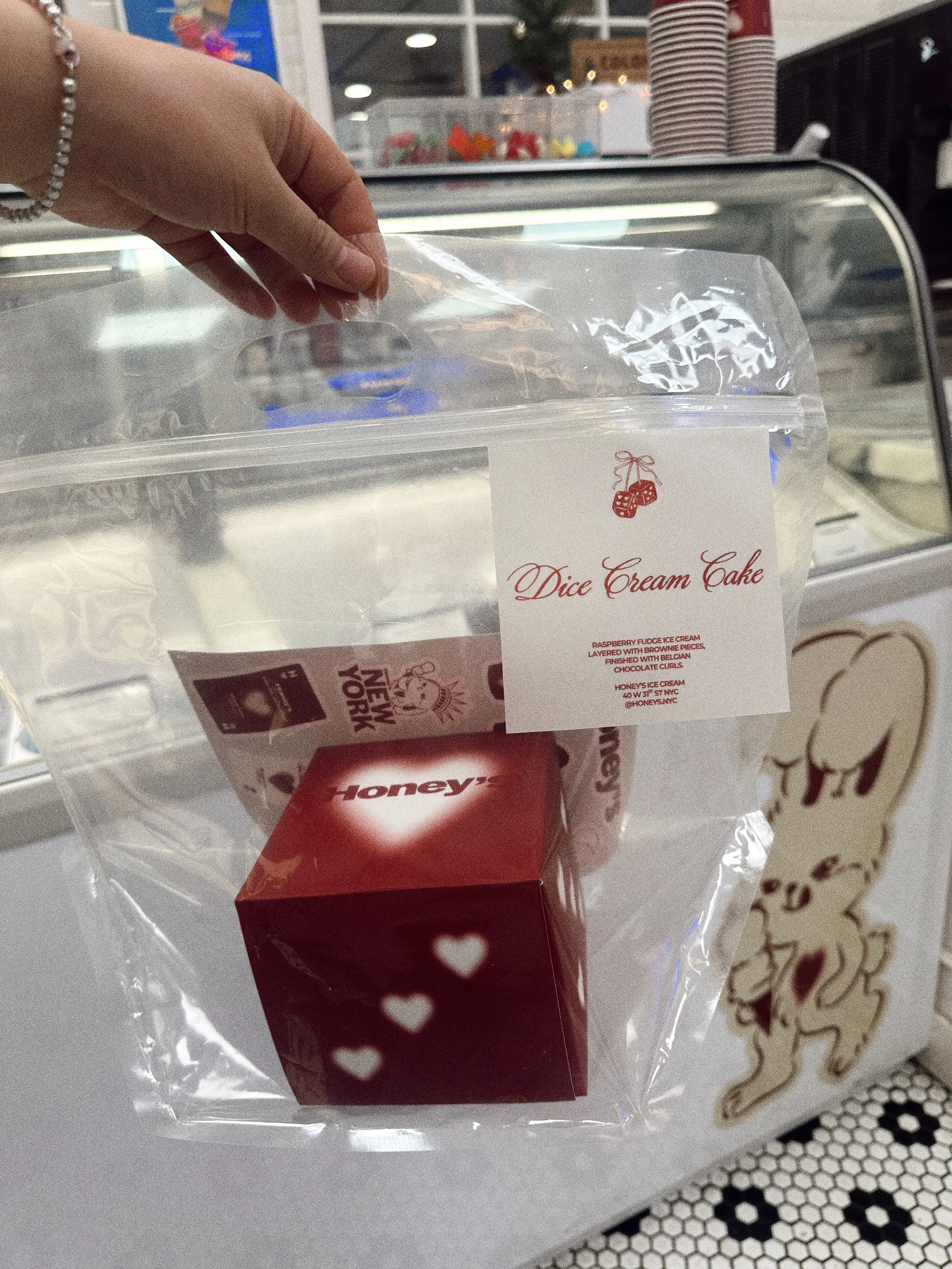 Honey's Ice Cream Diace cream cake NYC ICE CREAM CAKE4.JPG