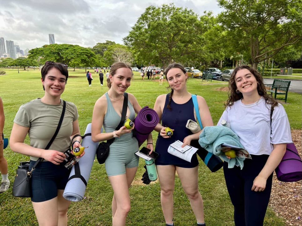 Flashback to our last Sunday sesh with @studiopilates_newstead 🥰 

#pilates #studiopilates #reformer #pilatesinthepark #freeevent