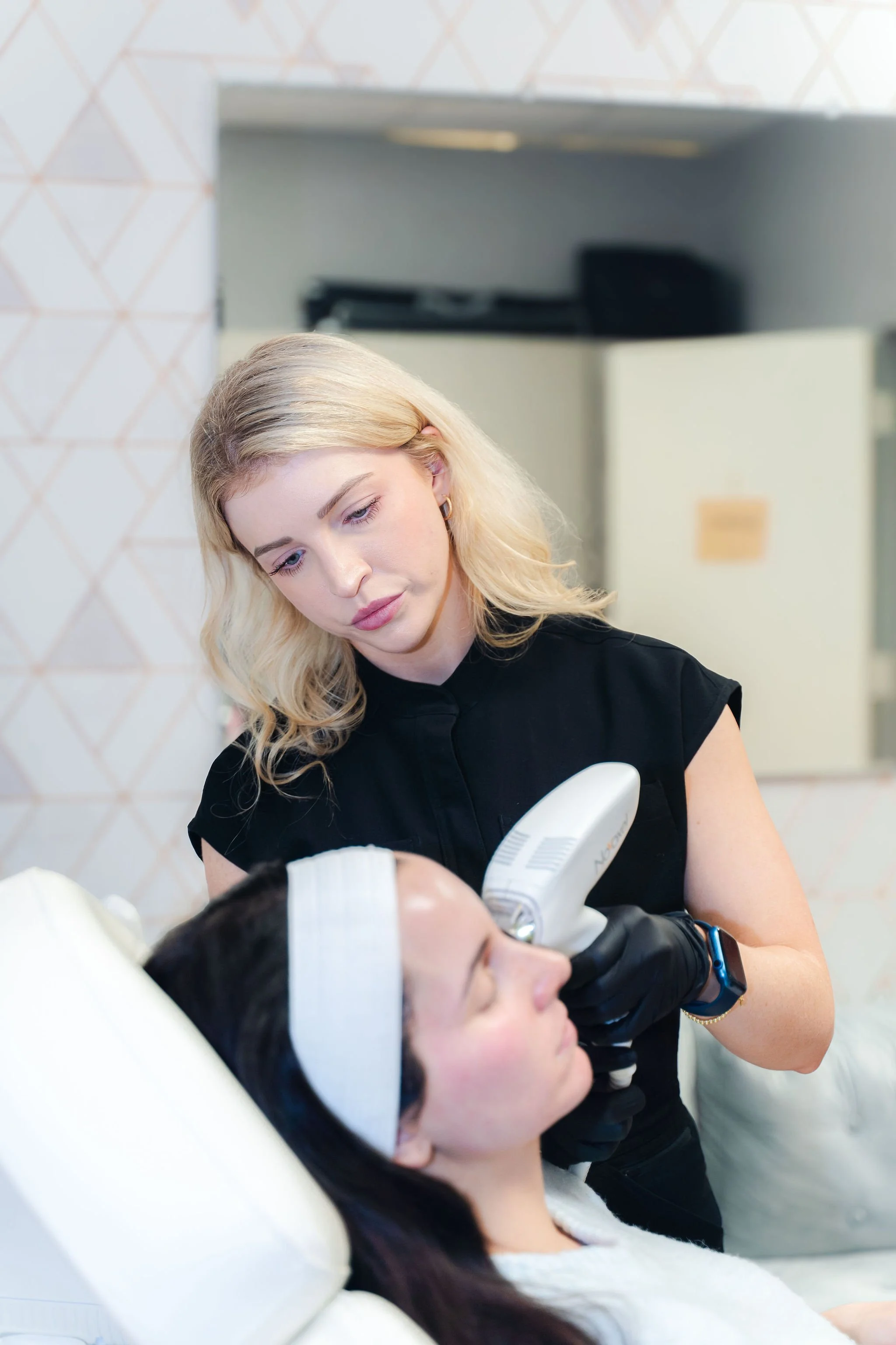 🧖♀️ What Are the Most Popular Aesthetic Treatments – and Do They Actually Work?