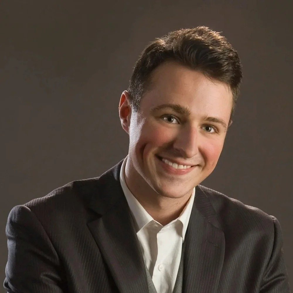 How to Book a Cocktail Hour Magician in Boston